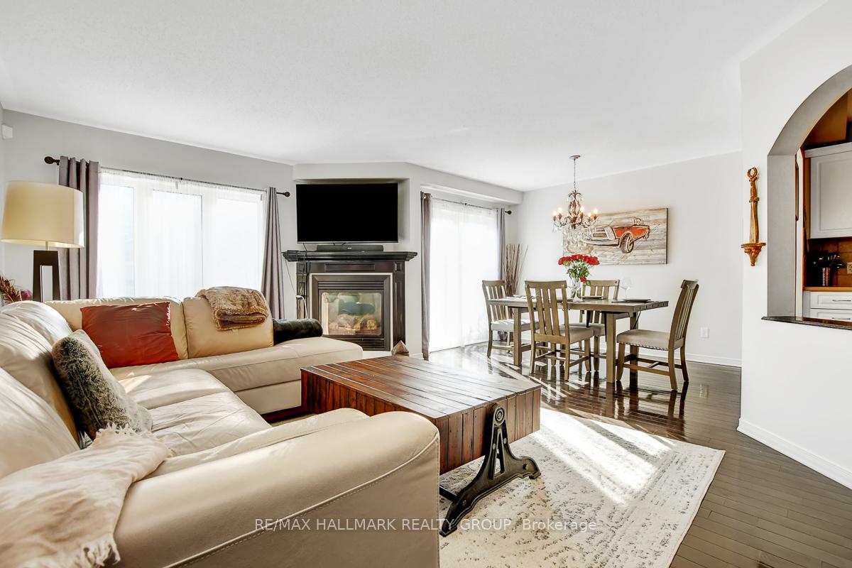 Photo 4 of 211 Sorento Street, Ottawa, Barrhaven - Strandherd — HOMEH