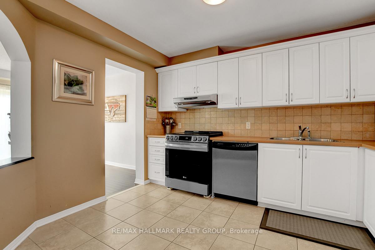 Photo 10 of 211 Sorento Street, Ottawa, Barrhaven - Strandherd — HOMEH