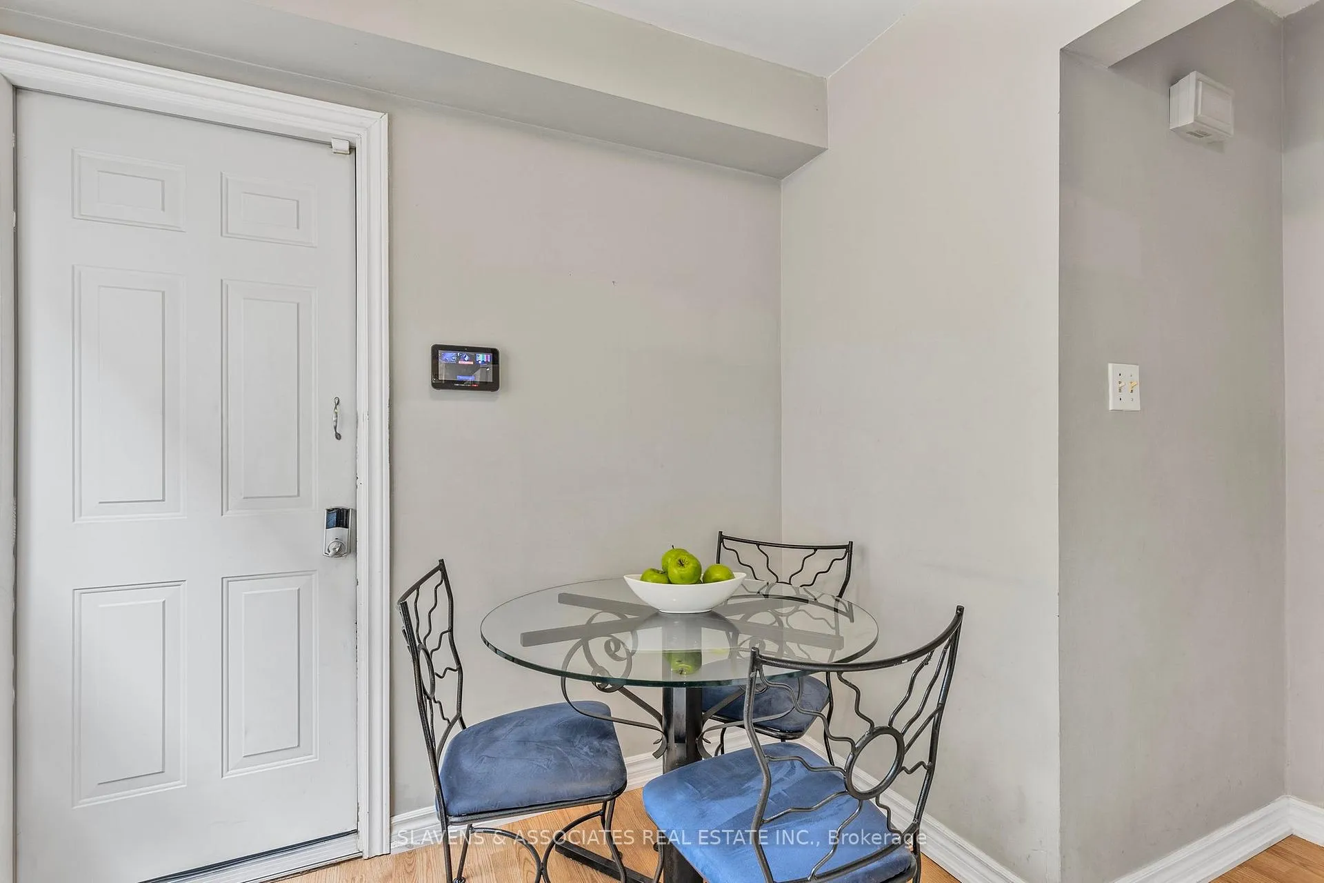 Photo 17 of 37 Vodden Street W, Brampton, Downtown Brampton — HOMEH