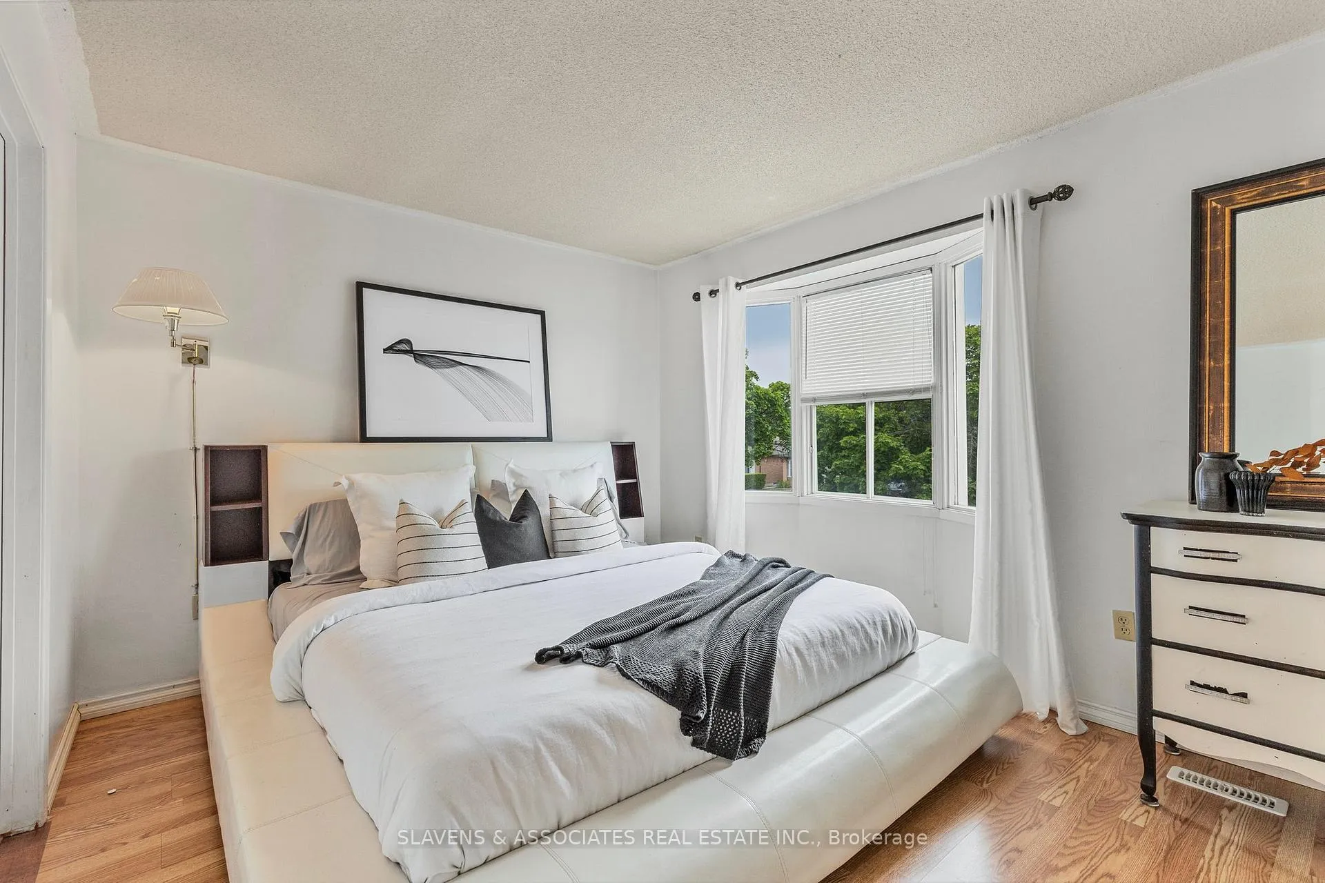 Photo 18 of 37 Vodden Street W, Brampton, Downtown Brampton — HOMEH