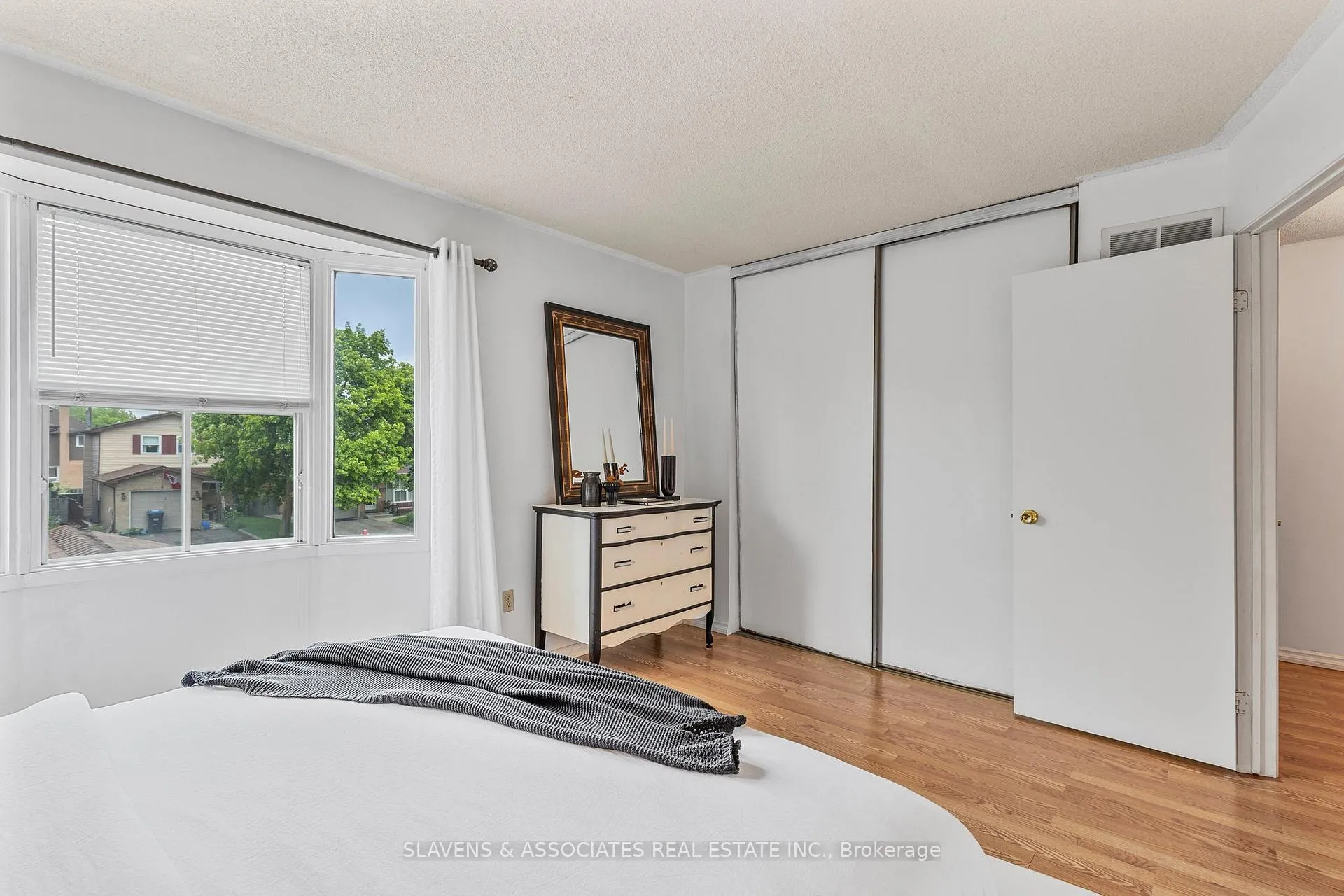 Photo 20 of 37 Vodden Street W, Brampton, Downtown Brampton — HOMEH