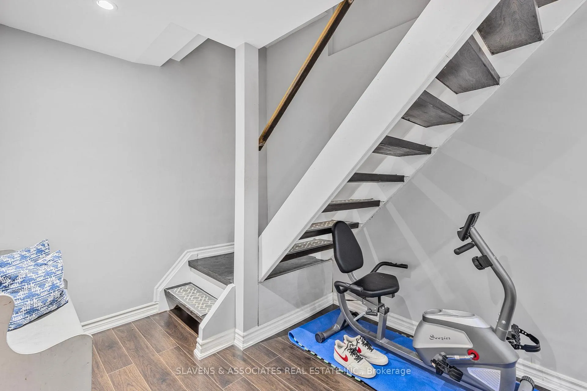 Photo 26 of 37 Vodden Street W, Brampton, Downtown Brampton — HOMEH