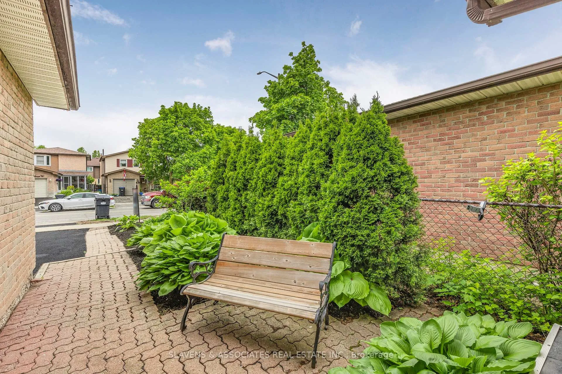 Photo 31 of 37 Vodden Street W, Brampton, Downtown Brampton — HOMEH