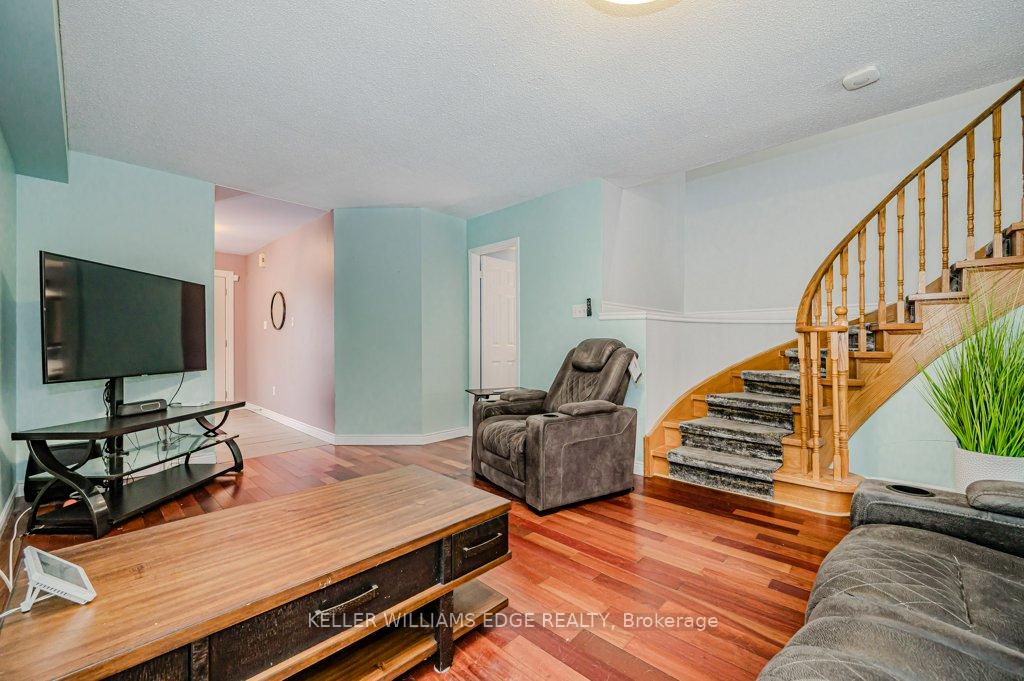 Photo 12 of 5137 Porter Street, Burlington, Uptown — HOMEH