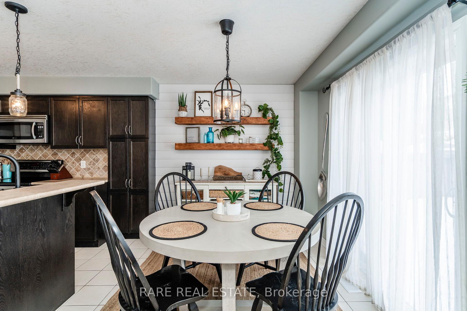 Photo 11 of 46 Sovereign's Gate, Barrie, Innis-Shore — HOMEH
