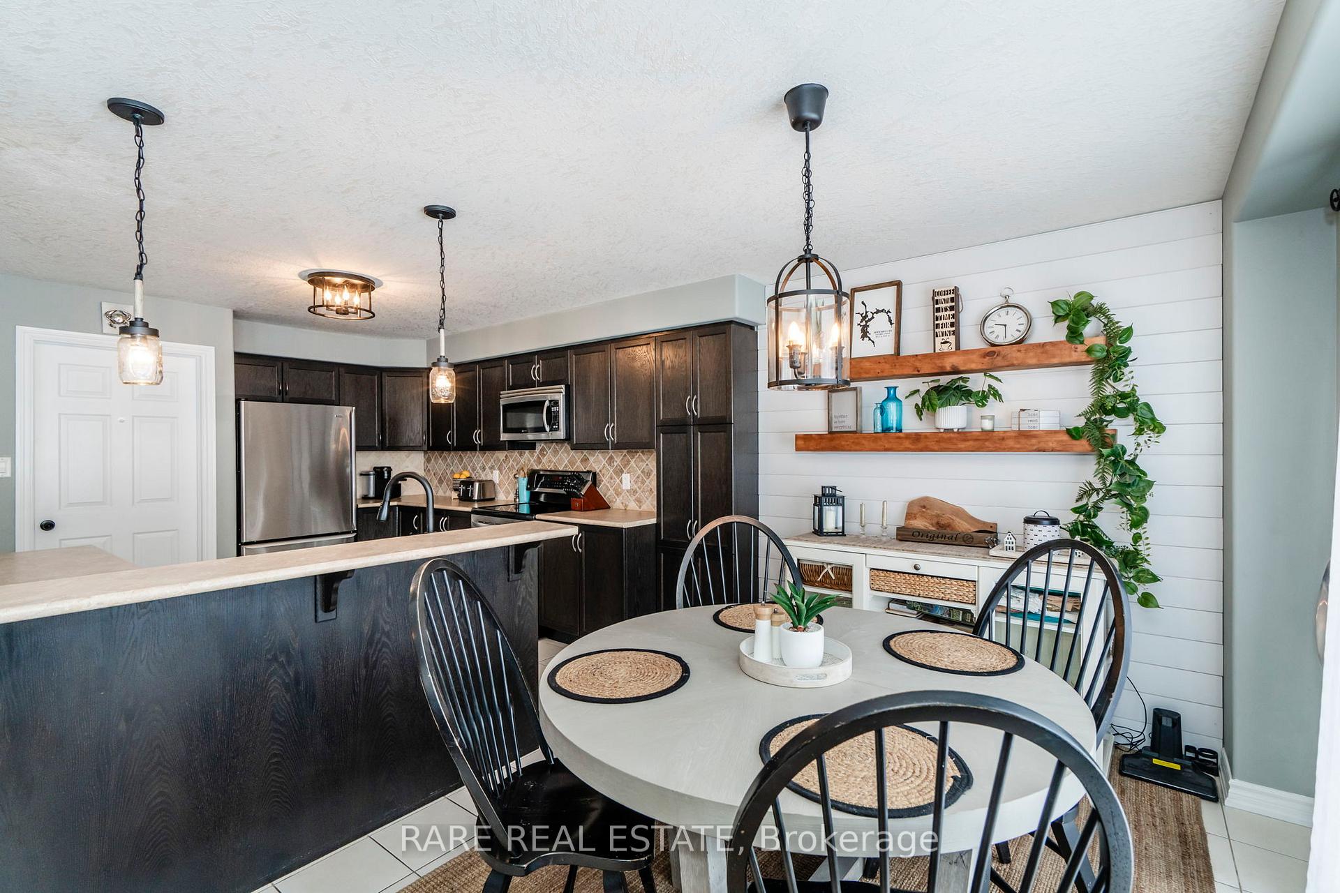 Photo 12 of 46 Sovereign's Gate, Barrie, Innis-Shore — HOMEH