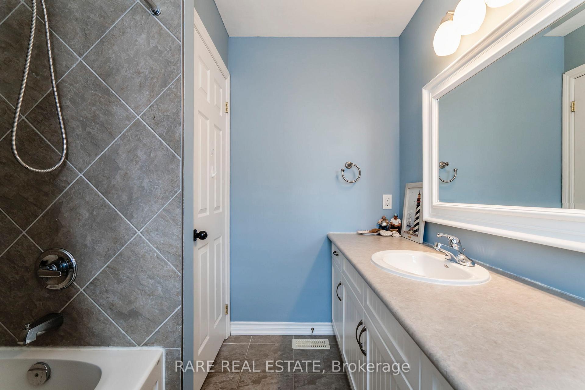 Photo 34 of 46 Sovereign's Gate, Barrie, Innis-Shore — HOMEH
