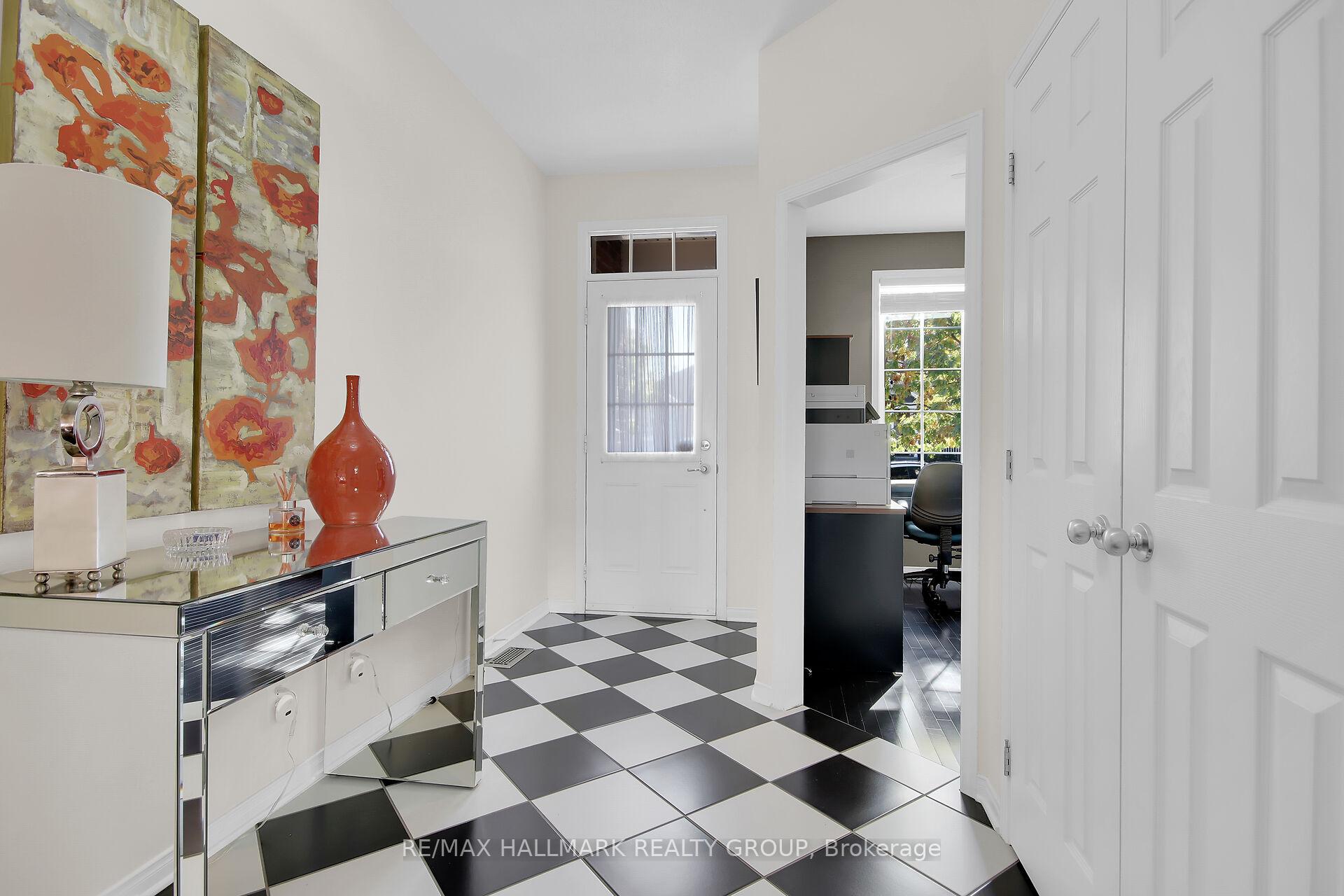 Photo 4 of 277 Cairnsmore Circle, Ottawa, Barrhaven - Stonebridge — HOMEH