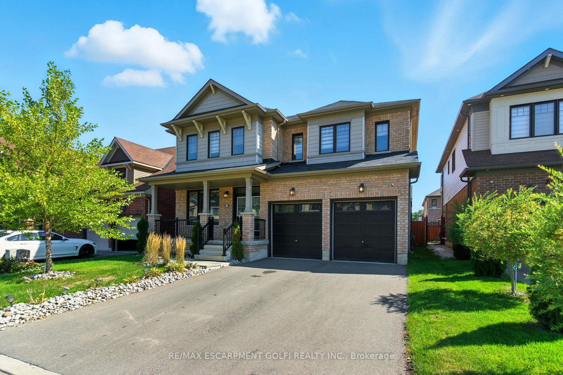 Photo 2 of 126 Cactus Crescent, Hamilton, Stoney Creek Mountain — HOMEH