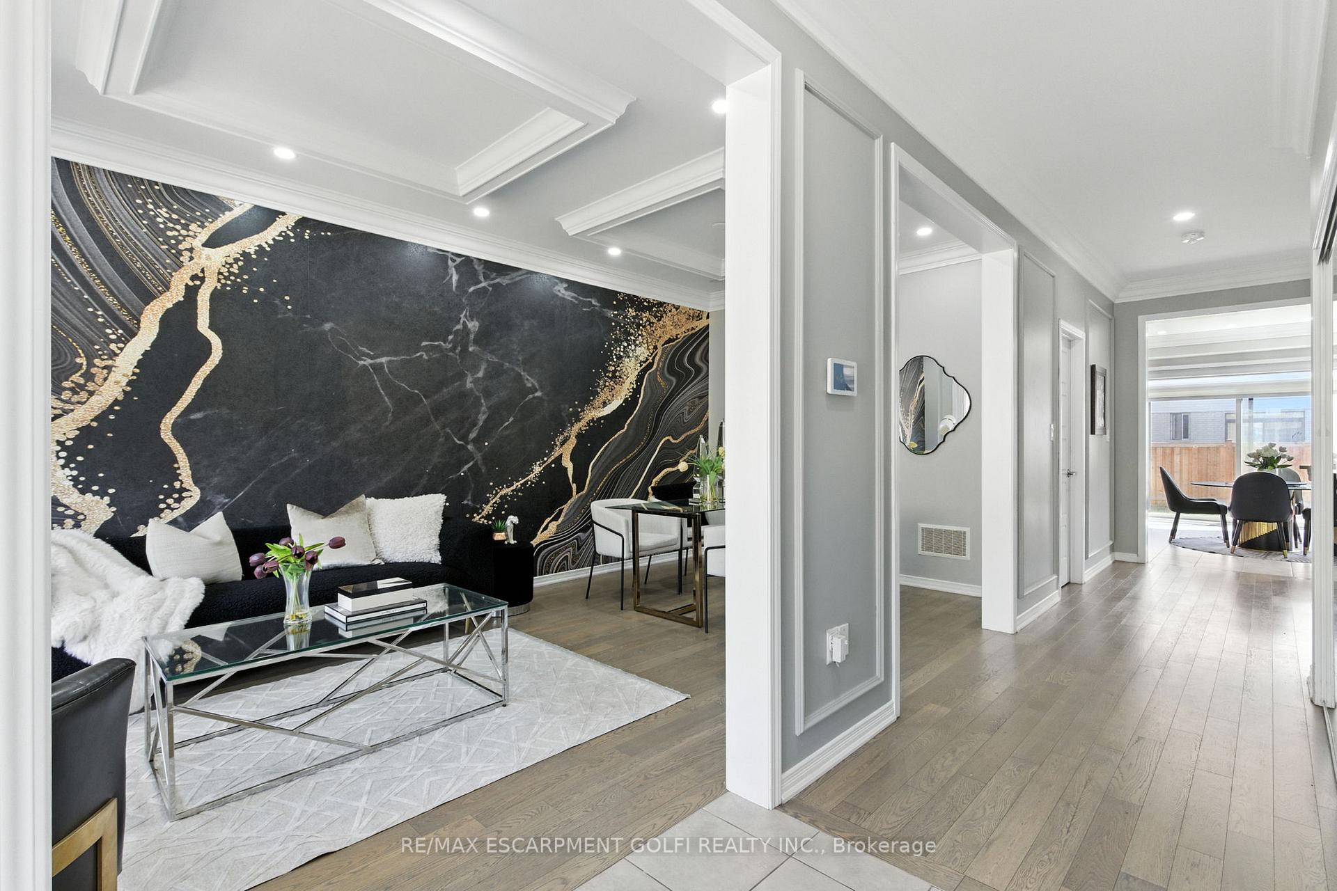 Photo 5 of 126 Cactus Crescent, Hamilton, Stoney Creek Mountain — HOMEH