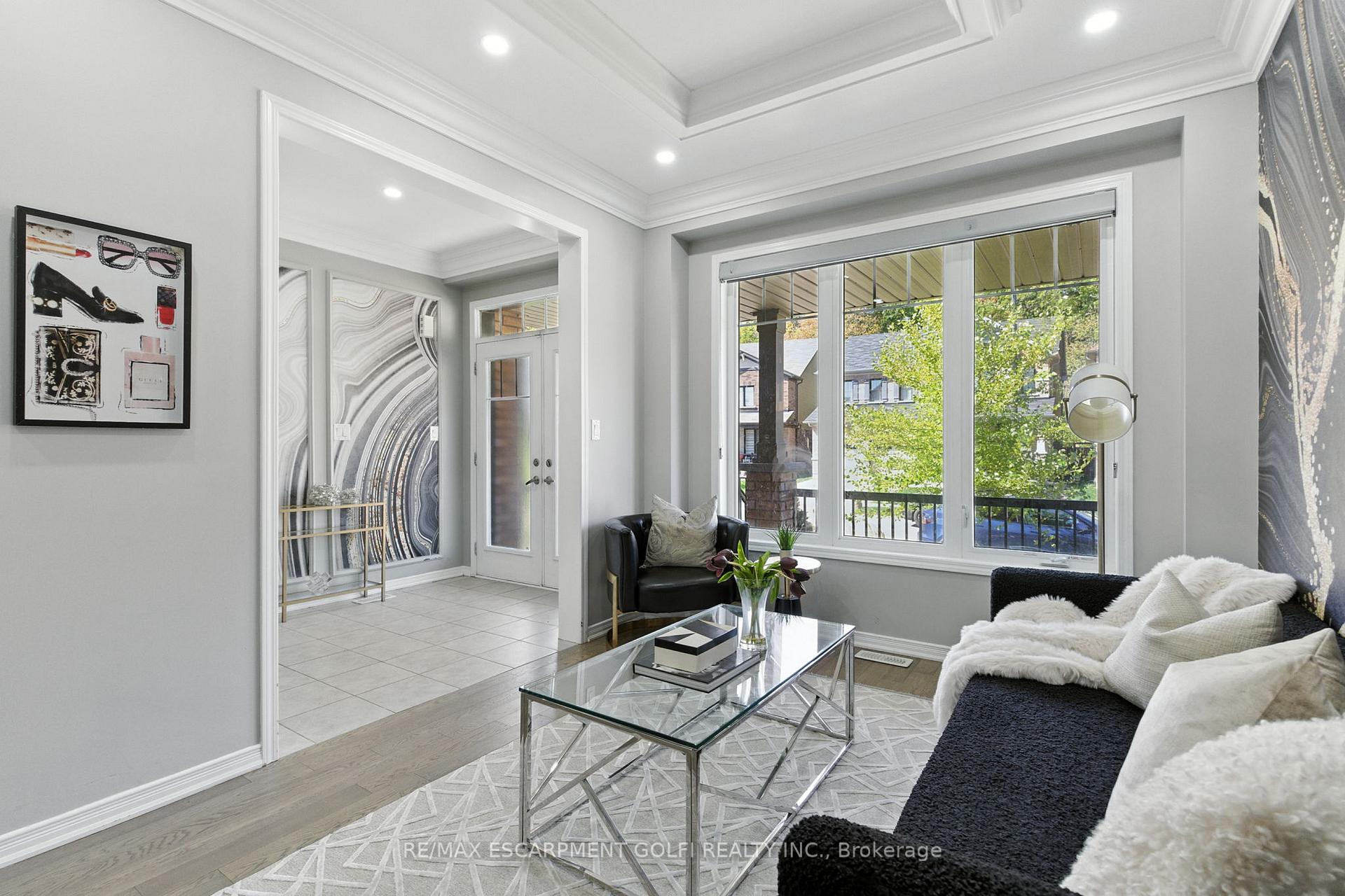 Photo 8 of 126 Cactus Crescent, Hamilton, Stoney Creek Mountain — HOMEH