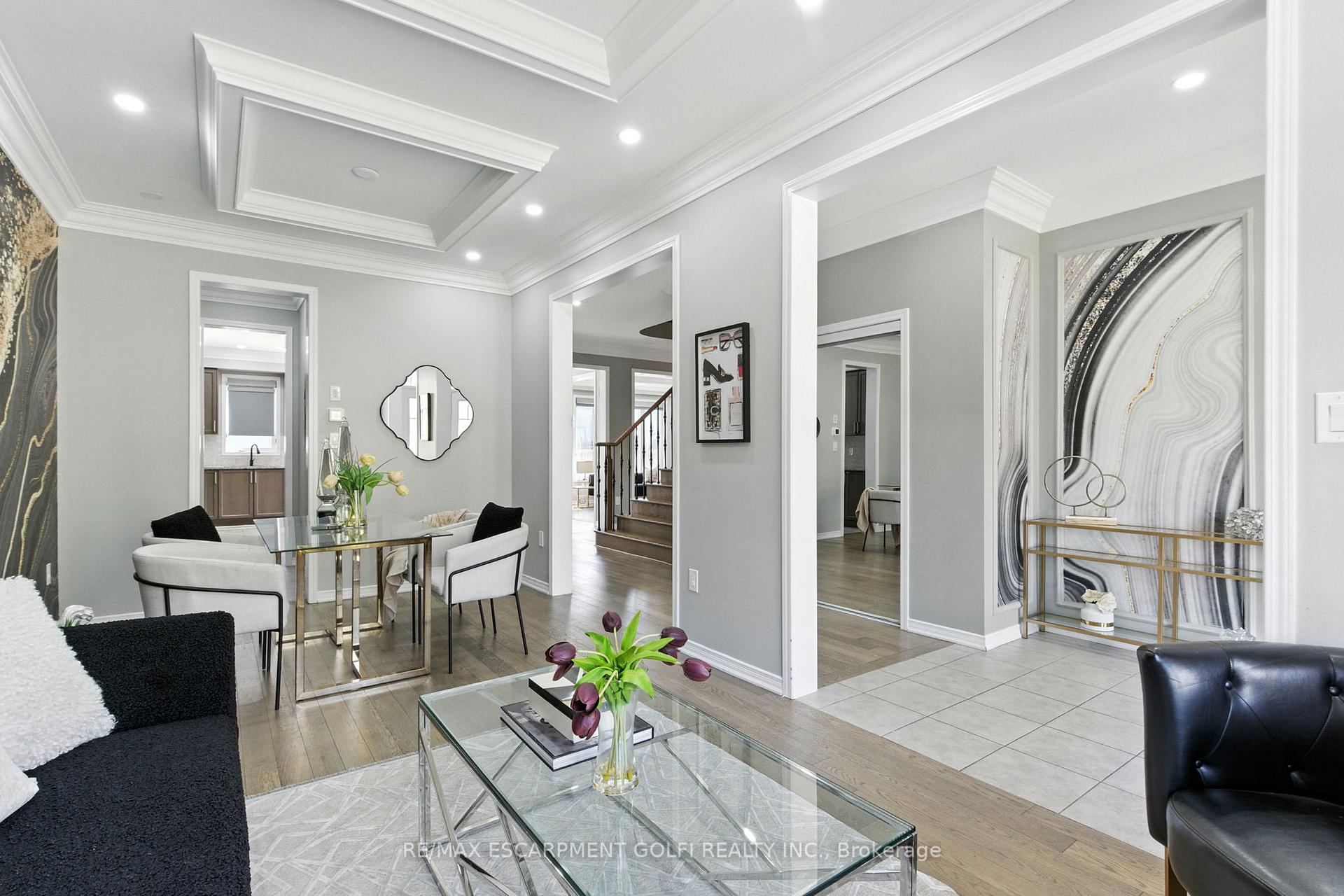 Photo 9 of 126 Cactus Crescent, Hamilton, Stoney Creek Mountain — HOMEH