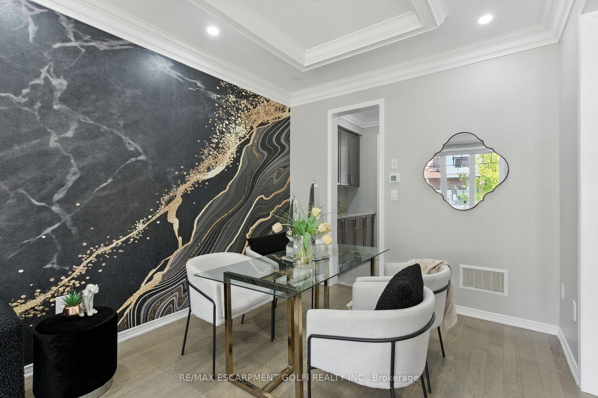 Photo 10 of 126 Cactus Crescent, Hamilton, Stoney Creek Mountain — HOMEH