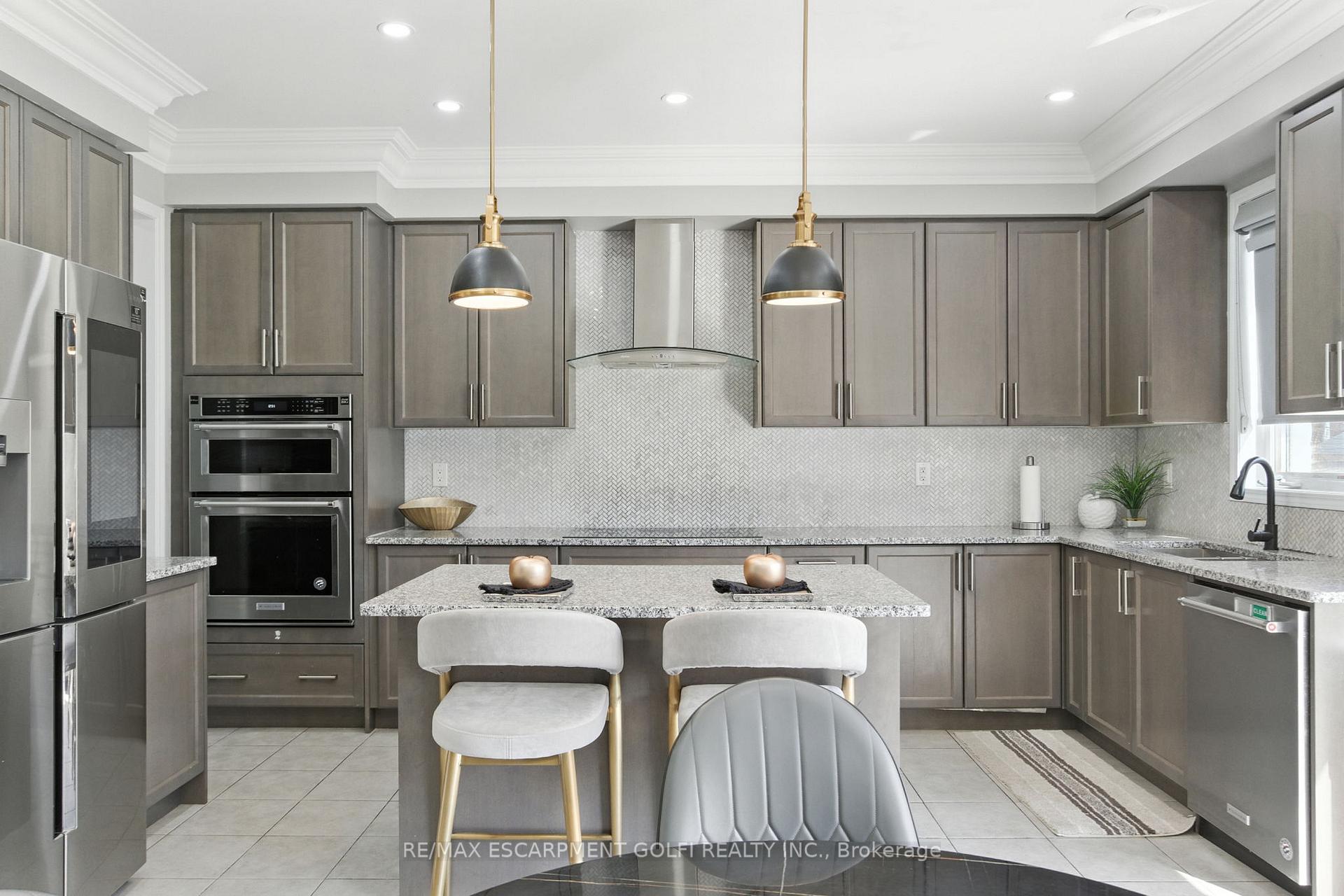 Photo 19 of 126 Cactus Crescent, Hamilton, Stoney Creek Mountain — HOMEH
