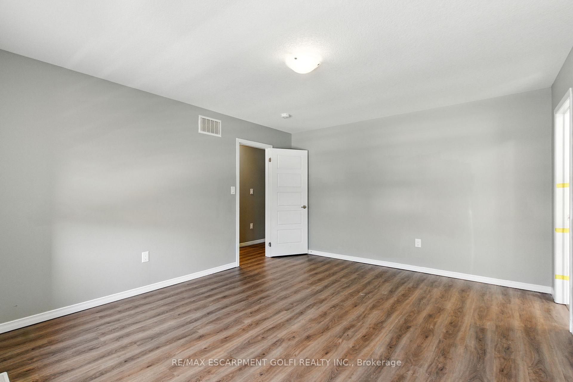 Photo 35 of 126 Cactus Crescent, Hamilton, Stoney Creek Mountain — HOMEH