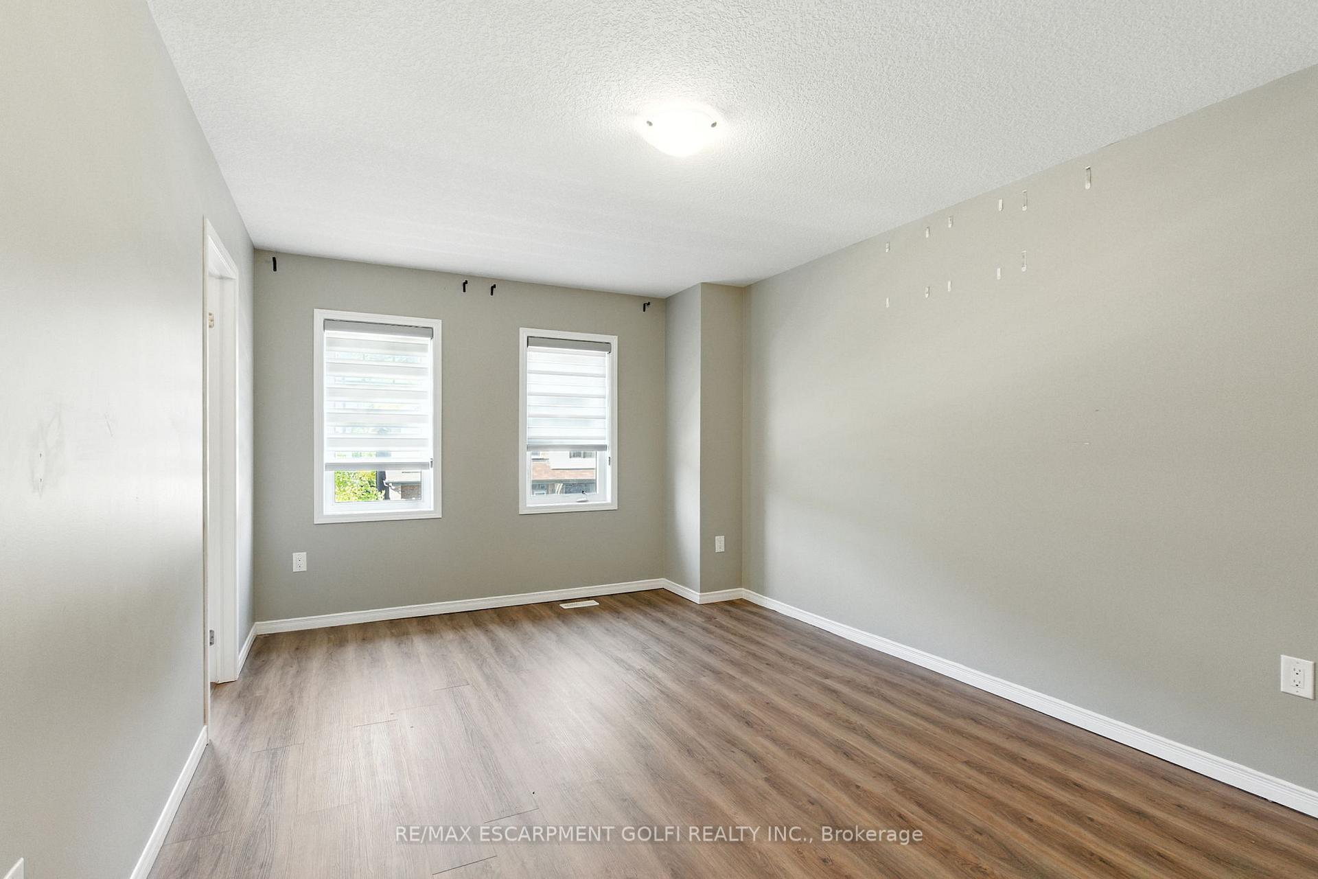 Photo 36 of 126 Cactus Crescent, Hamilton, Stoney Creek Mountain — HOMEH