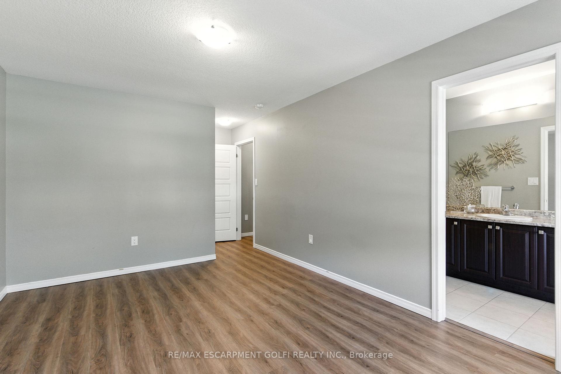 Photo 37 of 126 Cactus Crescent, Hamilton, Stoney Creek Mountain — HOMEH