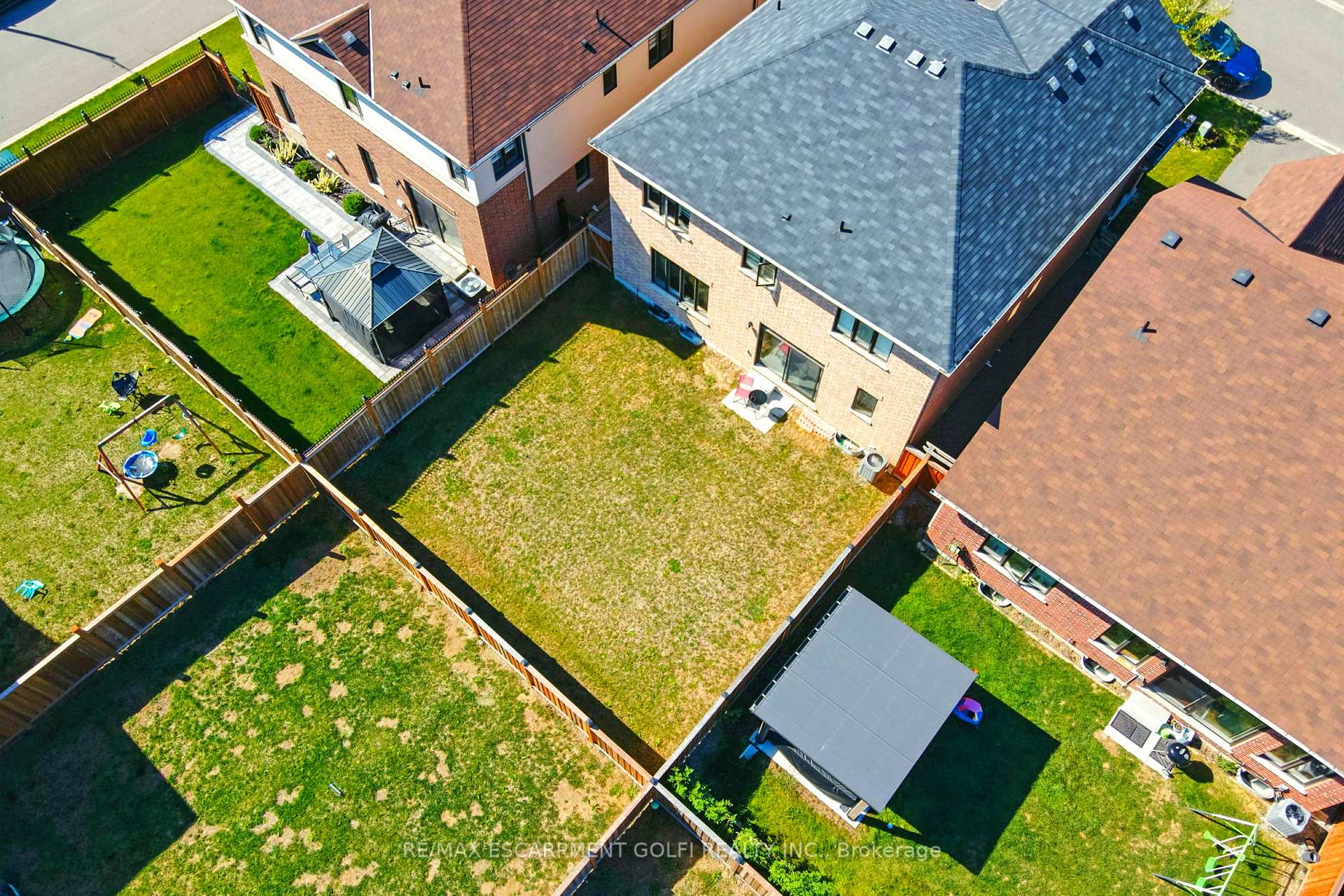 Photo 44 of 126 Cactus Crescent, Hamilton, Stoney Creek Mountain — HOMEH