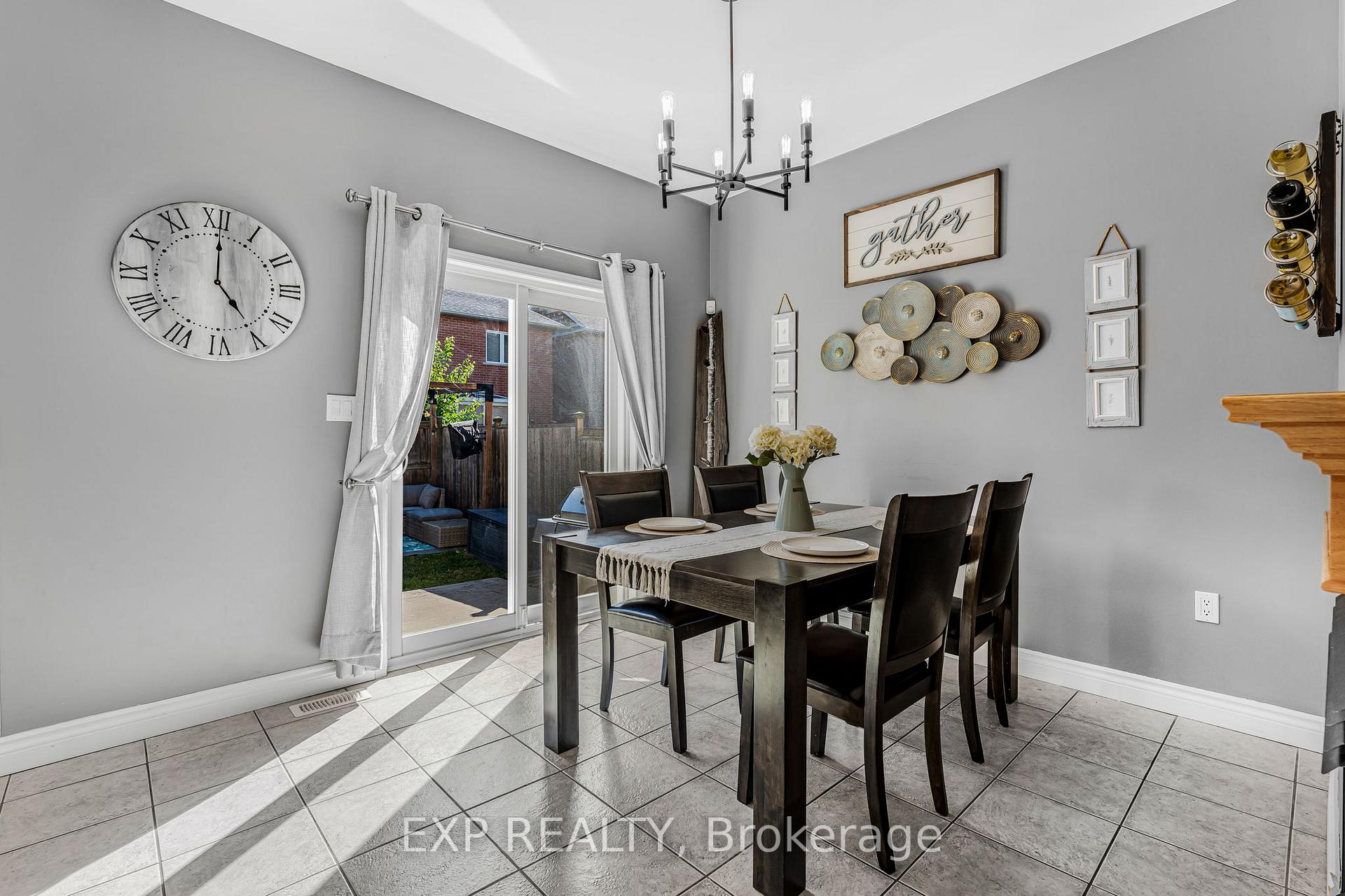 Photo 6 of 117 Glenmeadow Crescent, Hamilton, Winona Park — HOMEH