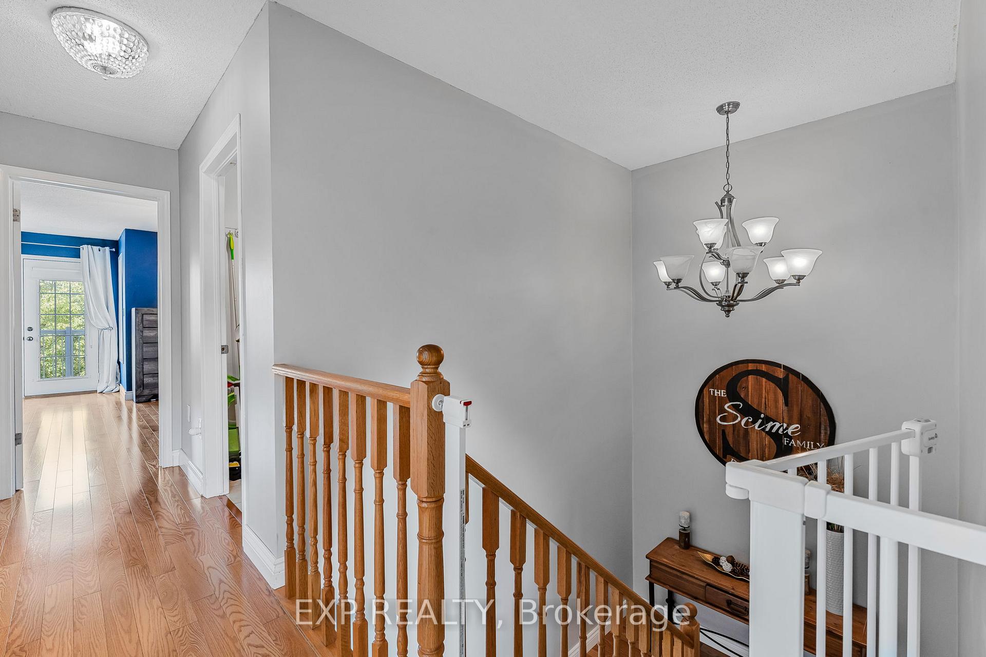 Photo 10 of 117 Glenmeadow Crescent, Hamilton, Winona Park — HOMEH