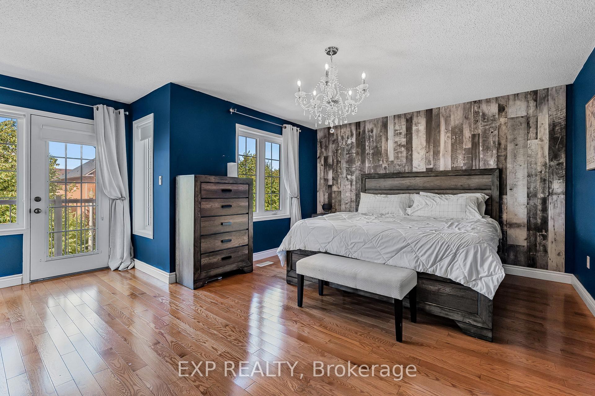 Photo 11 of 117 Glenmeadow Crescent, Hamilton, Winona Park — HOMEH