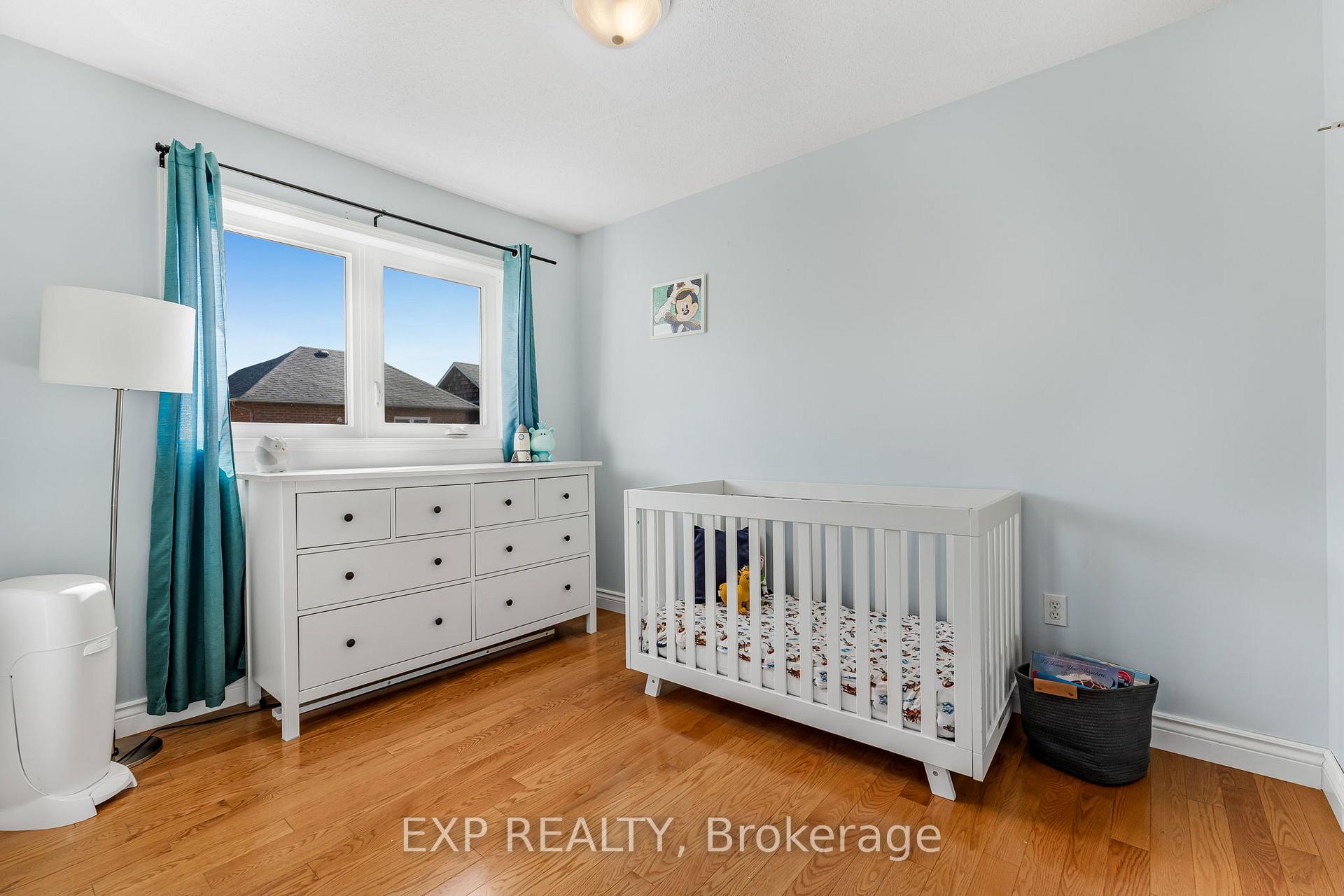 Photo 20 of 117 Glenmeadow Crescent, Hamilton, Winona Park — HOMEH