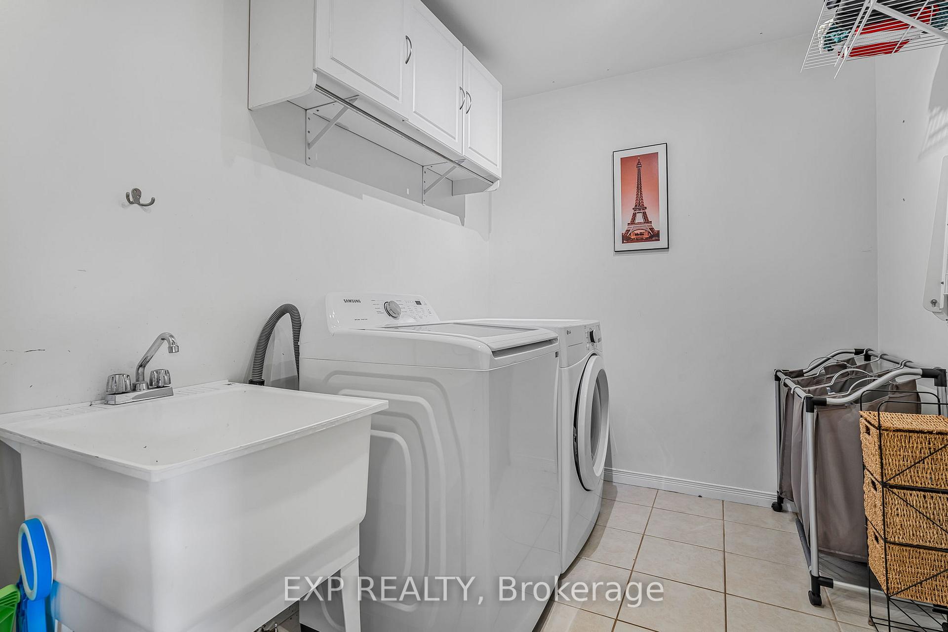 Photo 21 of 117 Glenmeadow Crescent, Hamilton, Winona Park — HOMEH