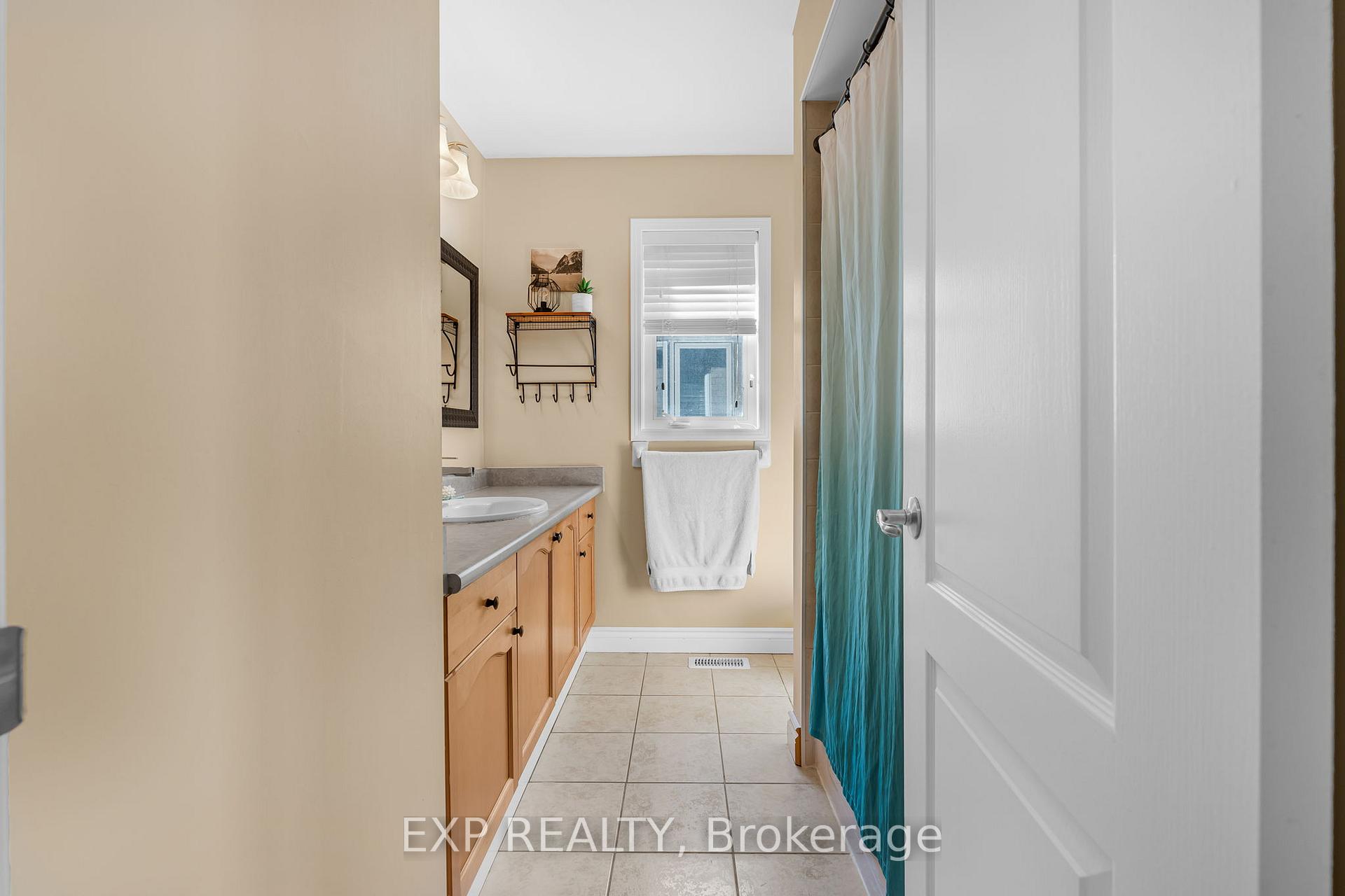 Photo 22 of 117 Glenmeadow Crescent, Hamilton, Winona Park — HOMEH
