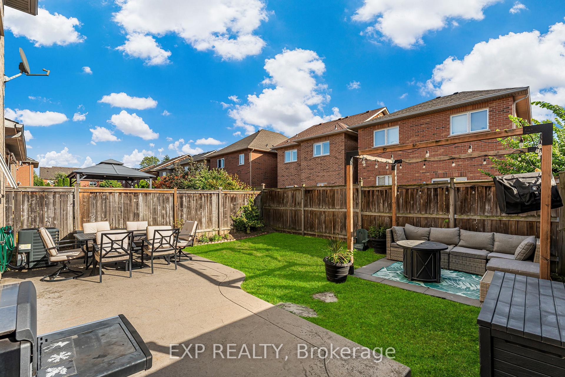 Photo 31 of 117 Glenmeadow Crescent, Hamilton, Winona Park — HOMEH