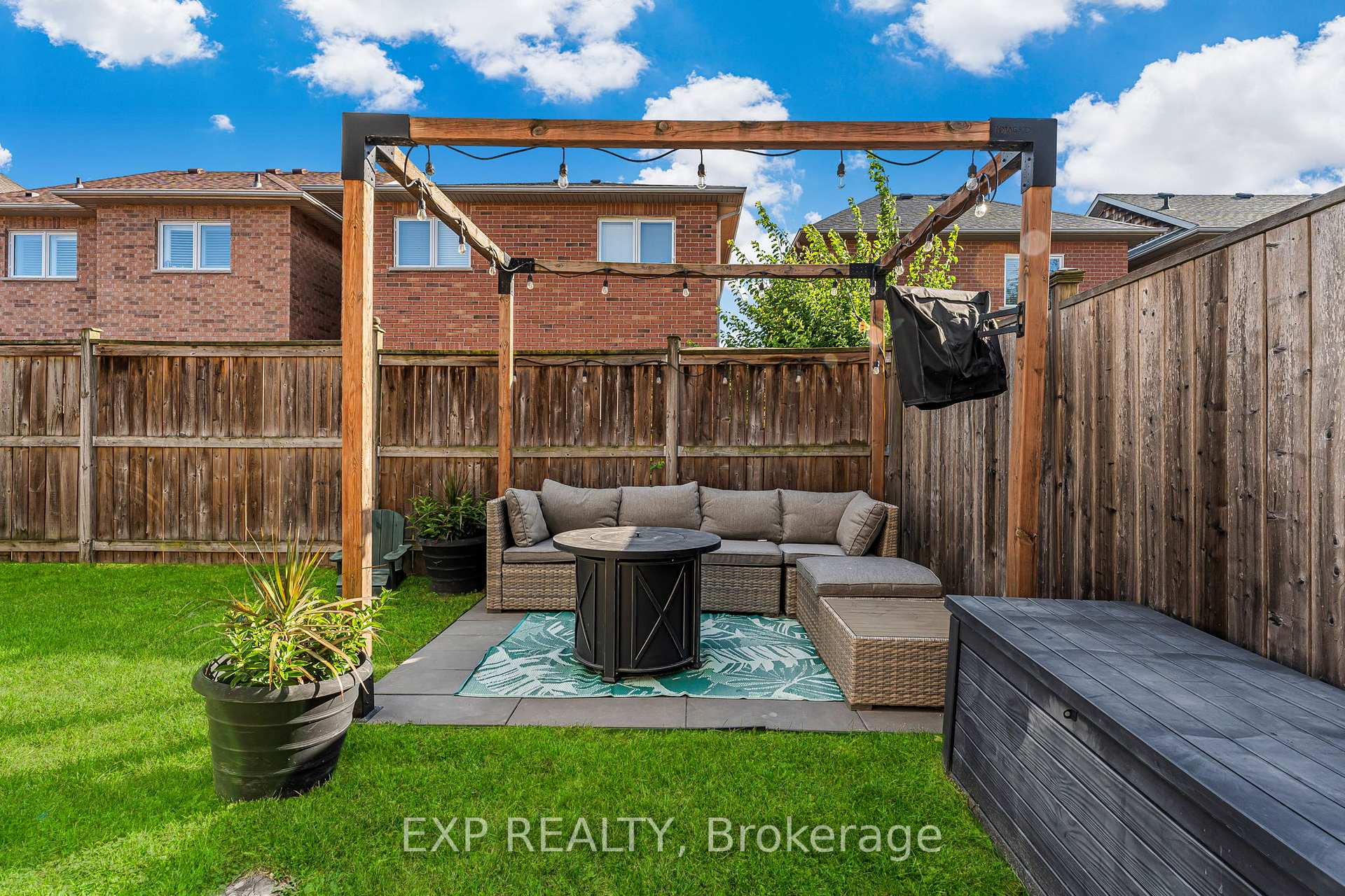 Photo 32 of 117 Glenmeadow Crescent, Hamilton, Winona Park — HOMEH