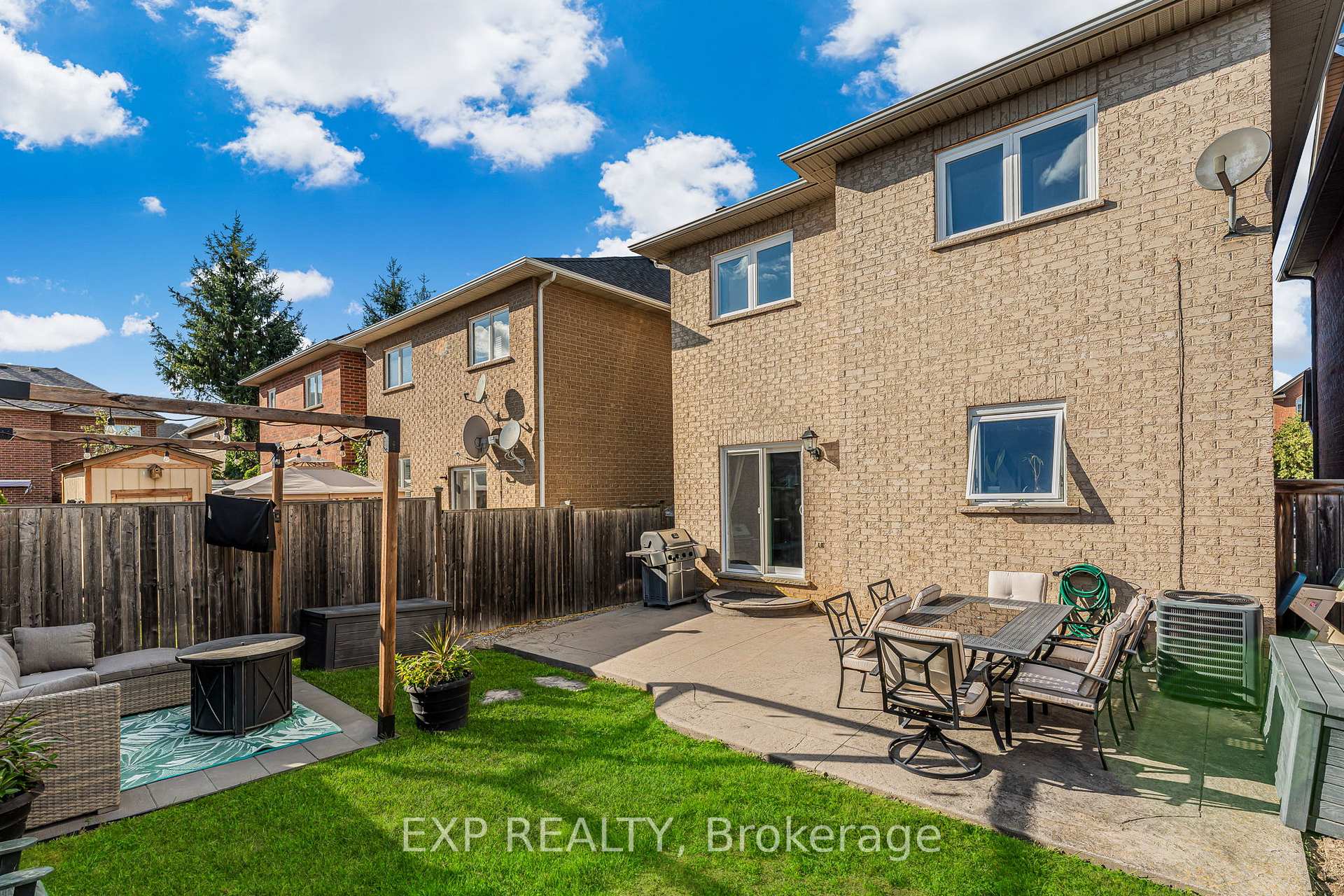 Photo 33 of 117 Glenmeadow Crescent, Hamilton, Winona Park — HOMEH