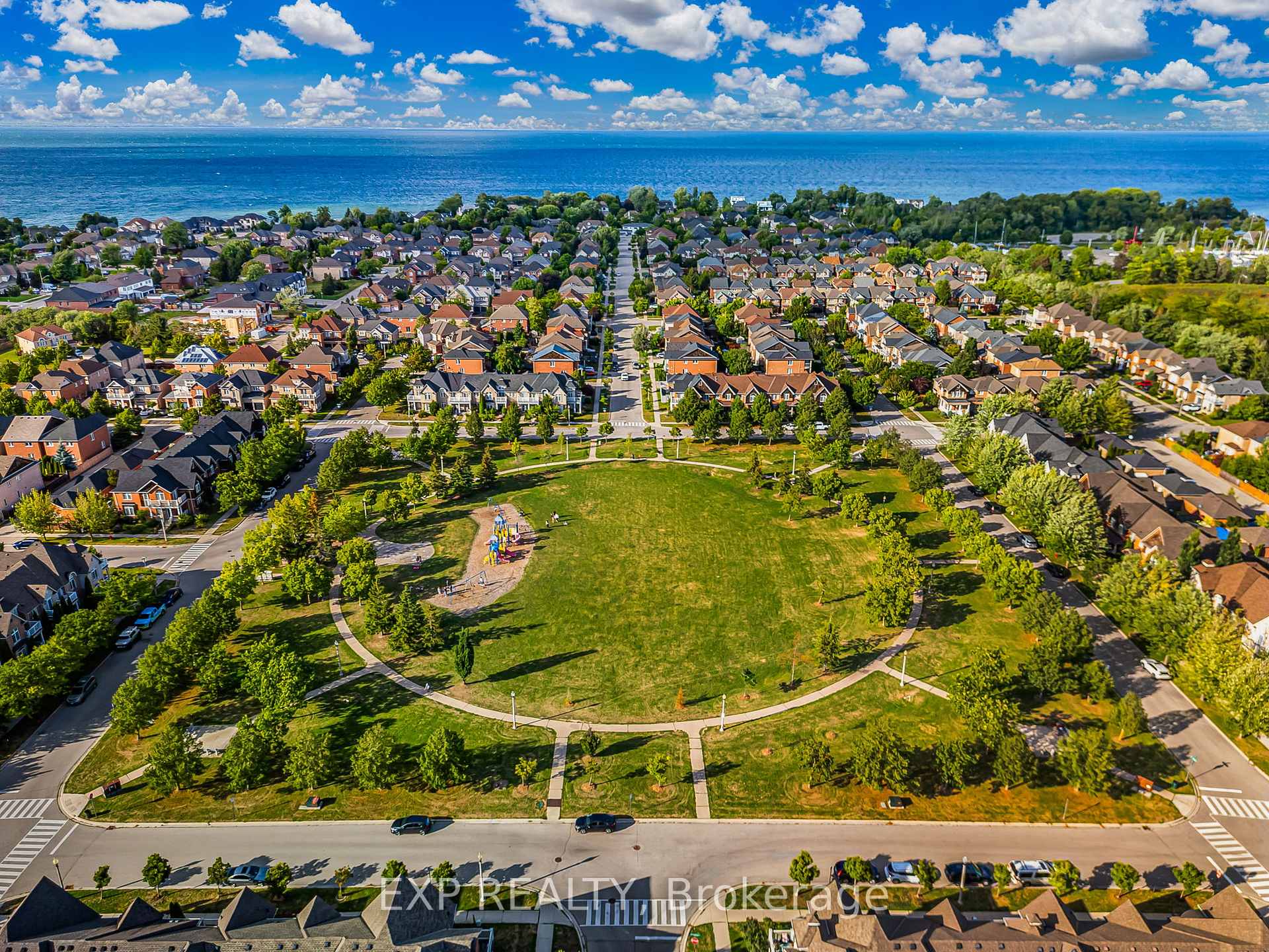 Photo 36 of 117 Glenmeadow Crescent, Hamilton, Winona Park — HOMEH