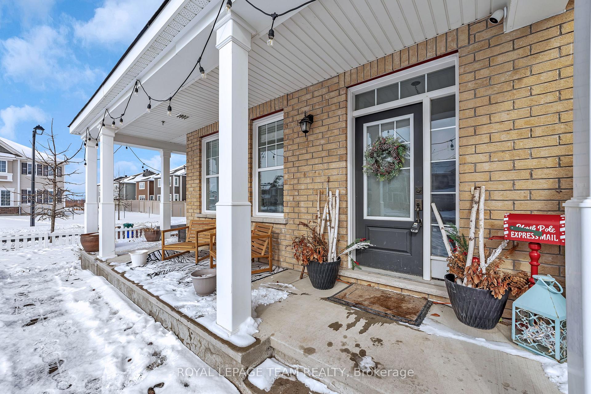 Photo 3 of 100 Burbot Street, Ottawa, Barrhaven - Half Moon Bay — HOMEH