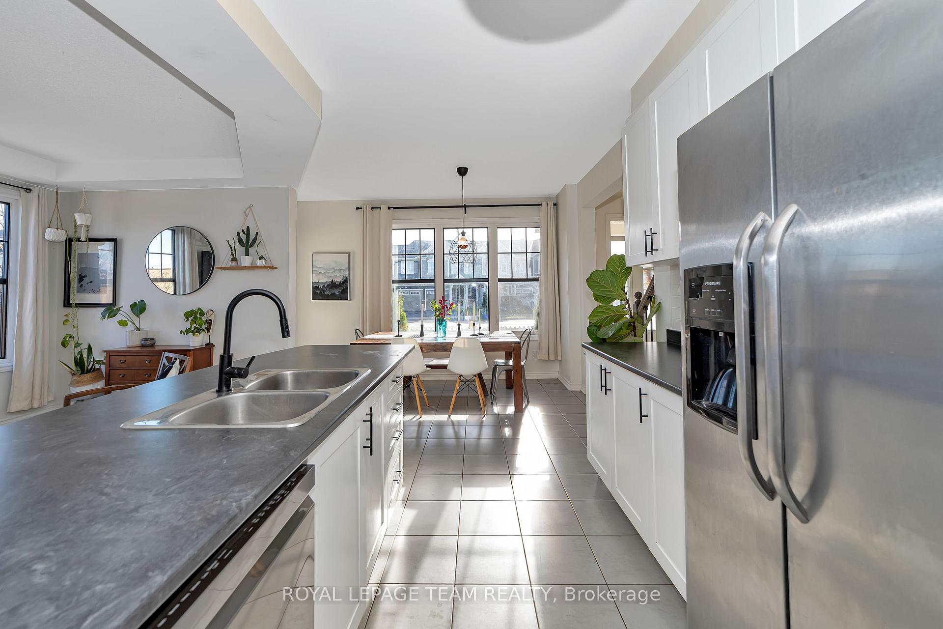 Photo 11 of 100 Burbot Street, Ottawa, Barrhaven - Half Moon Bay — HOMEH
