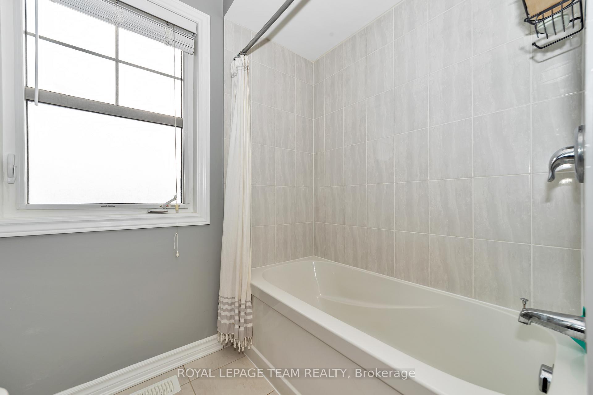 Photo 20 of 100 Burbot Street, Ottawa, Barrhaven - Half Moon Bay — HOMEH