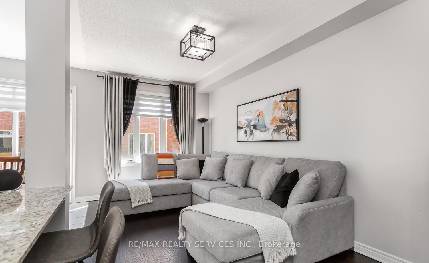 Photo 10 of 14 Rockman Crescent, Brampton, Northwest Brampton — HOMEH