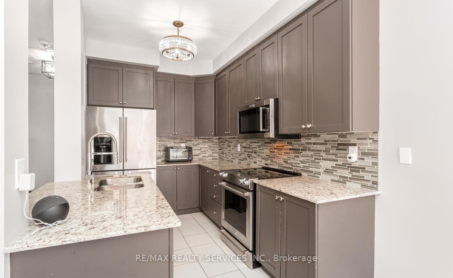 Photo 12 of 14 Rockman Crescent, Brampton, Northwest Brampton — HOMEH