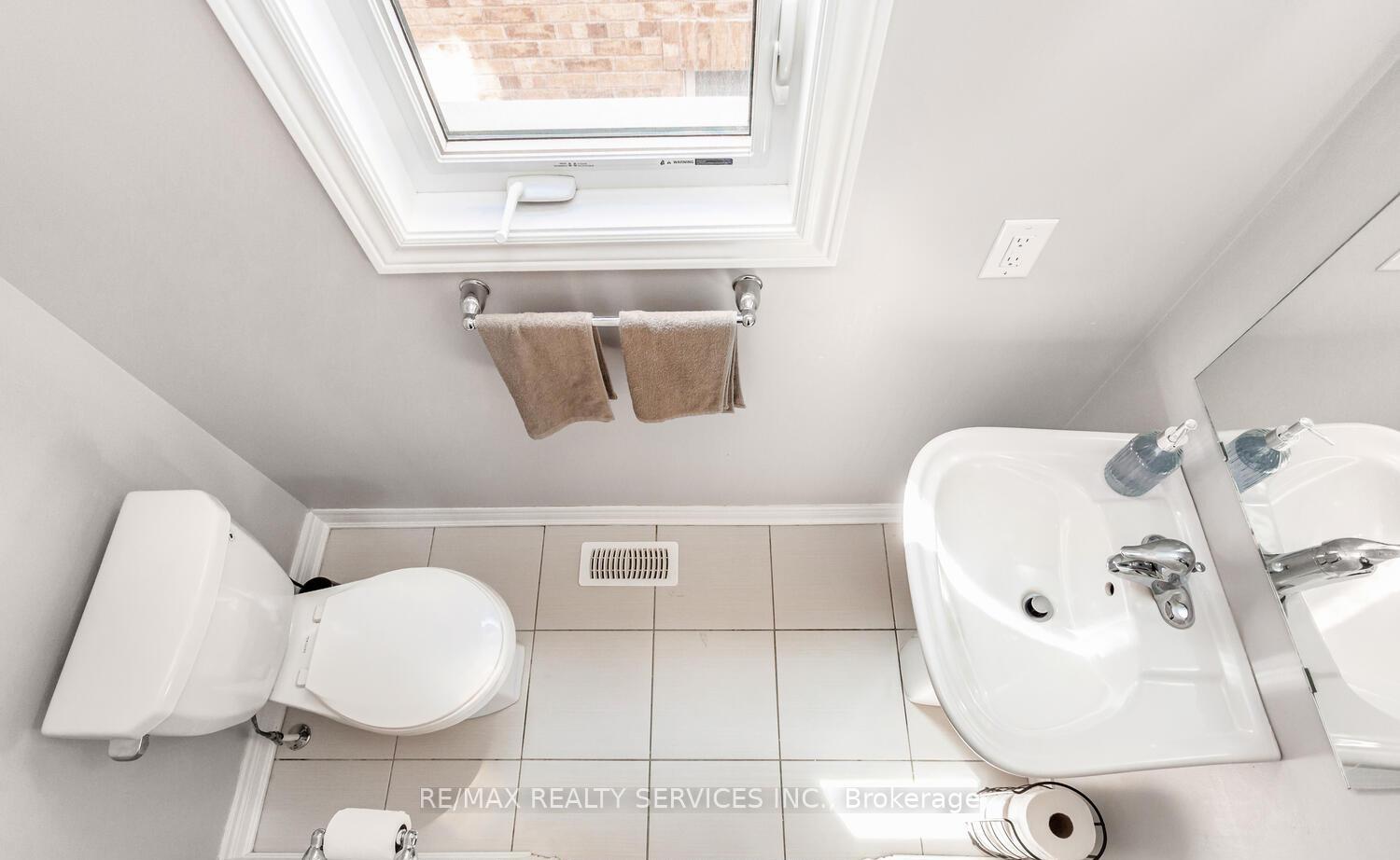 Photo 14 of 14 Rockman Crescent, Brampton, Northwest Brampton — HOMEH