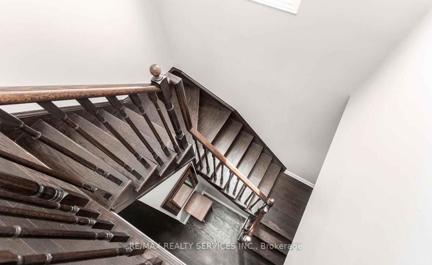Photo 15 of 14 Rockman Crescent, Brampton, Northwest Brampton — HOMEH