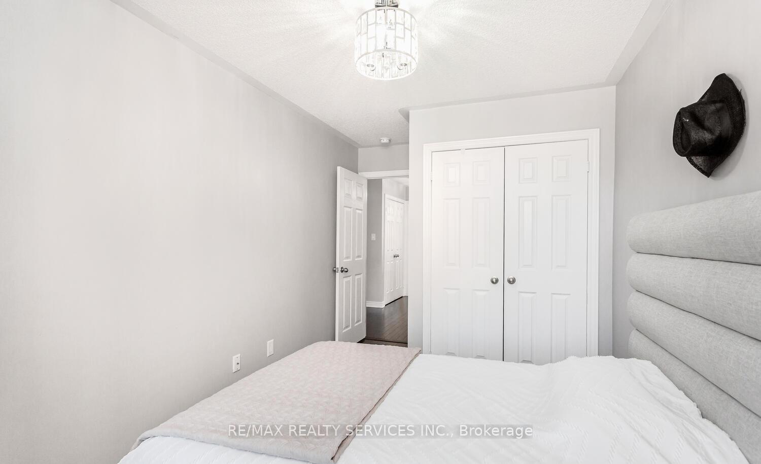 Photo 27 of 14 Rockman Crescent, Brampton, Northwest Brampton — HOMEH