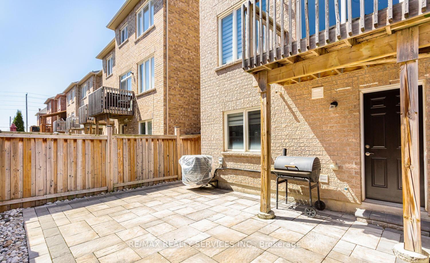Photo 34 of 14 Rockman Crescent, Brampton, Northwest Brampton — HOMEH