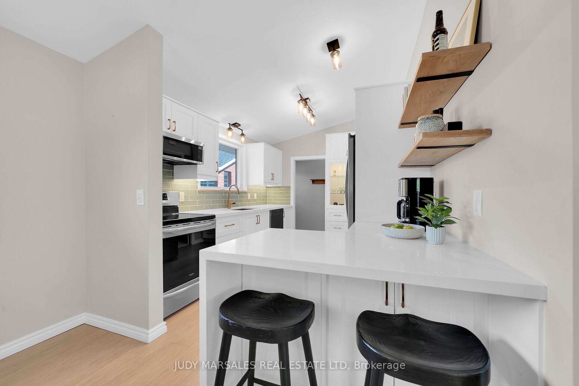 Photo 14 of 28 Pleasant Avenue, Hamilton, Dundas — HOMEH