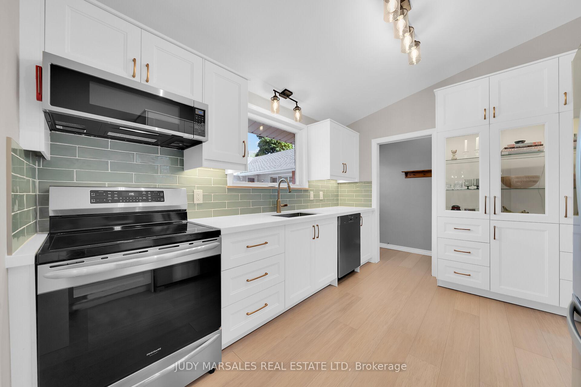 Photo 17 of 28 Pleasant Avenue, Hamilton, Dundas — HOMEH