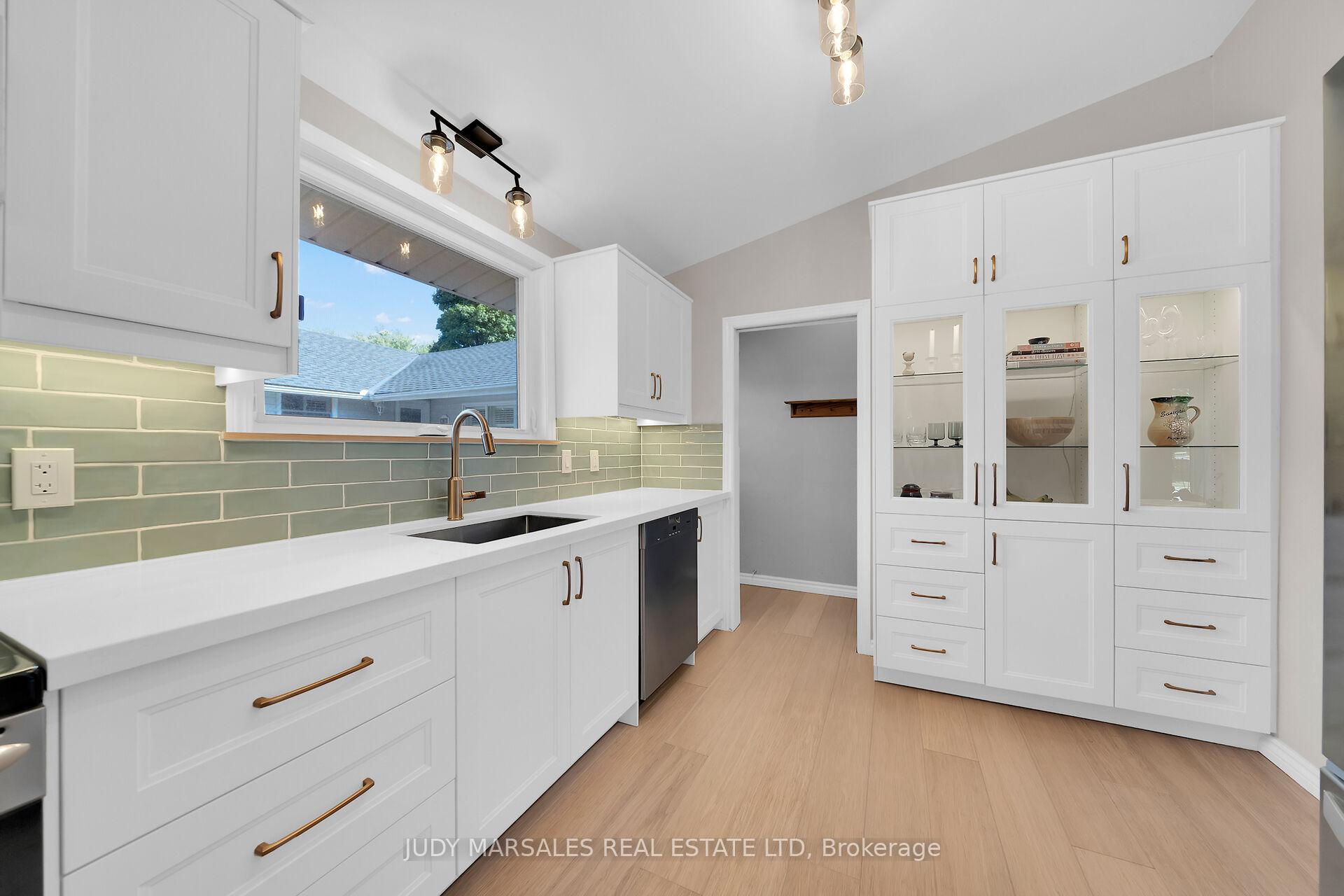 Photo 18 of 28 Pleasant Avenue, Hamilton, Dundas — HOMEH