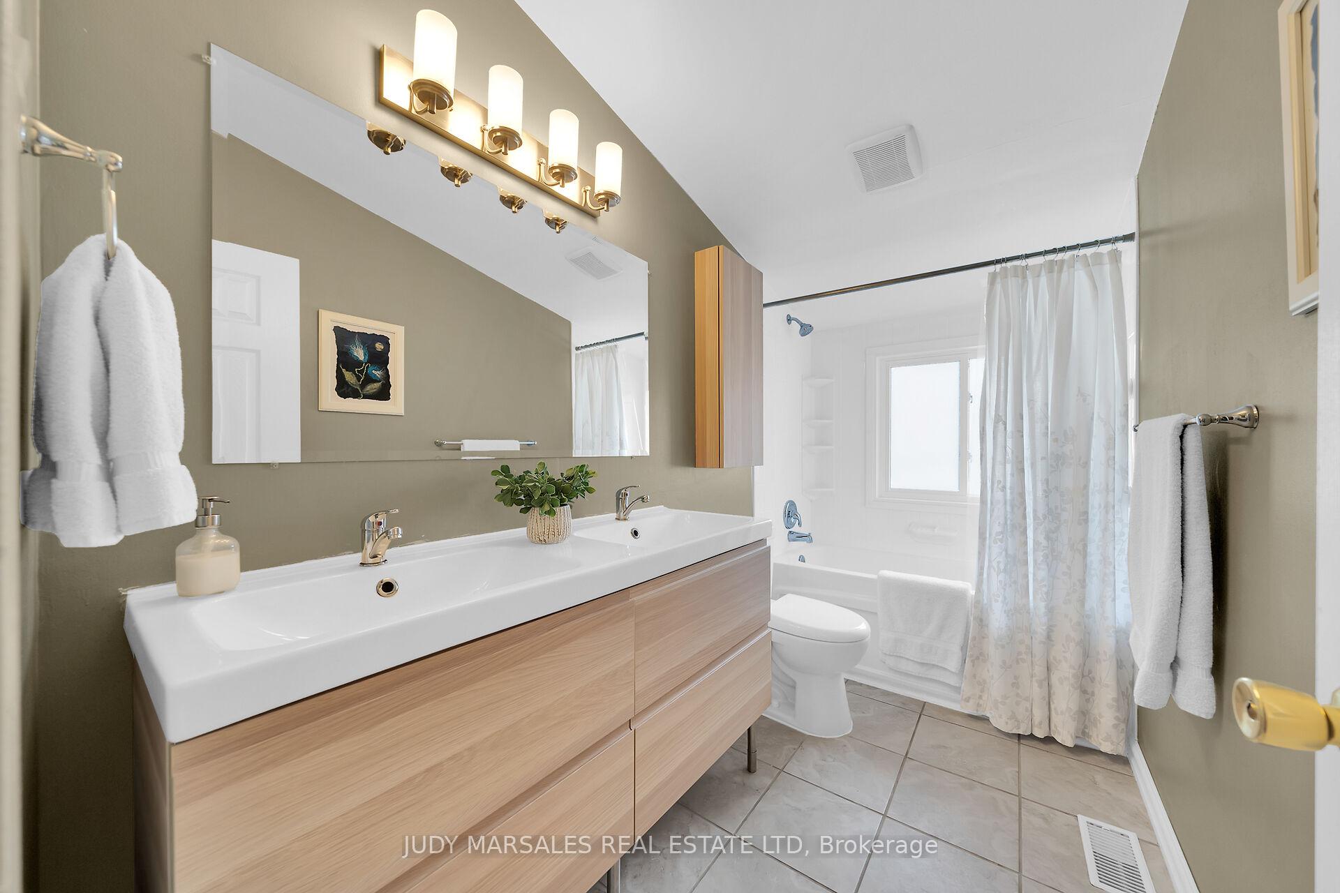 Photo 23 of 28 Pleasant Avenue, Hamilton, Dundas — HOMEH