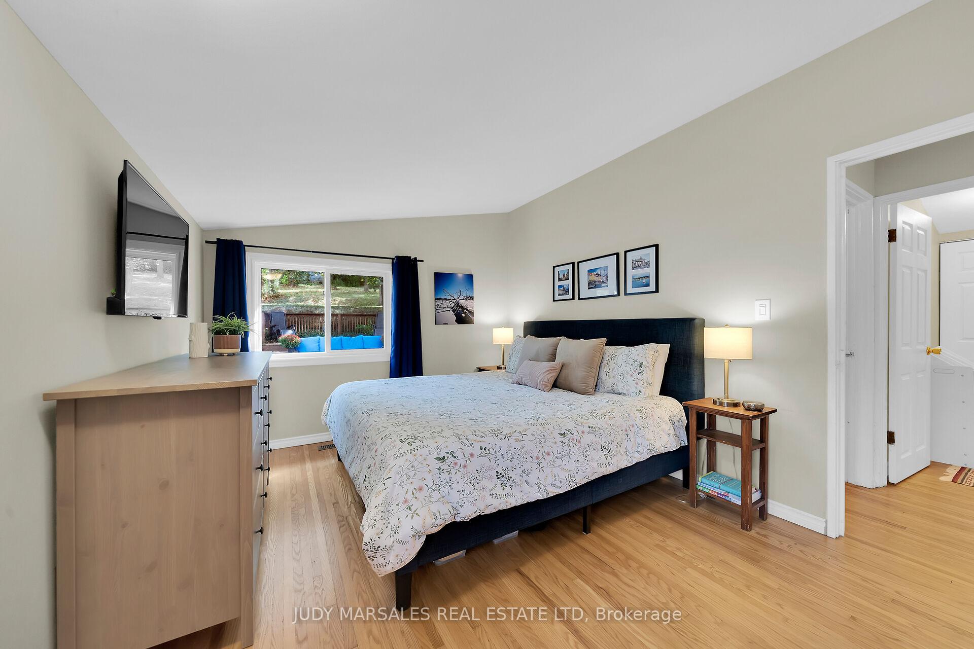 Photo 25 of 28 Pleasant Avenue, Hamilton, Dundas — HOMEH