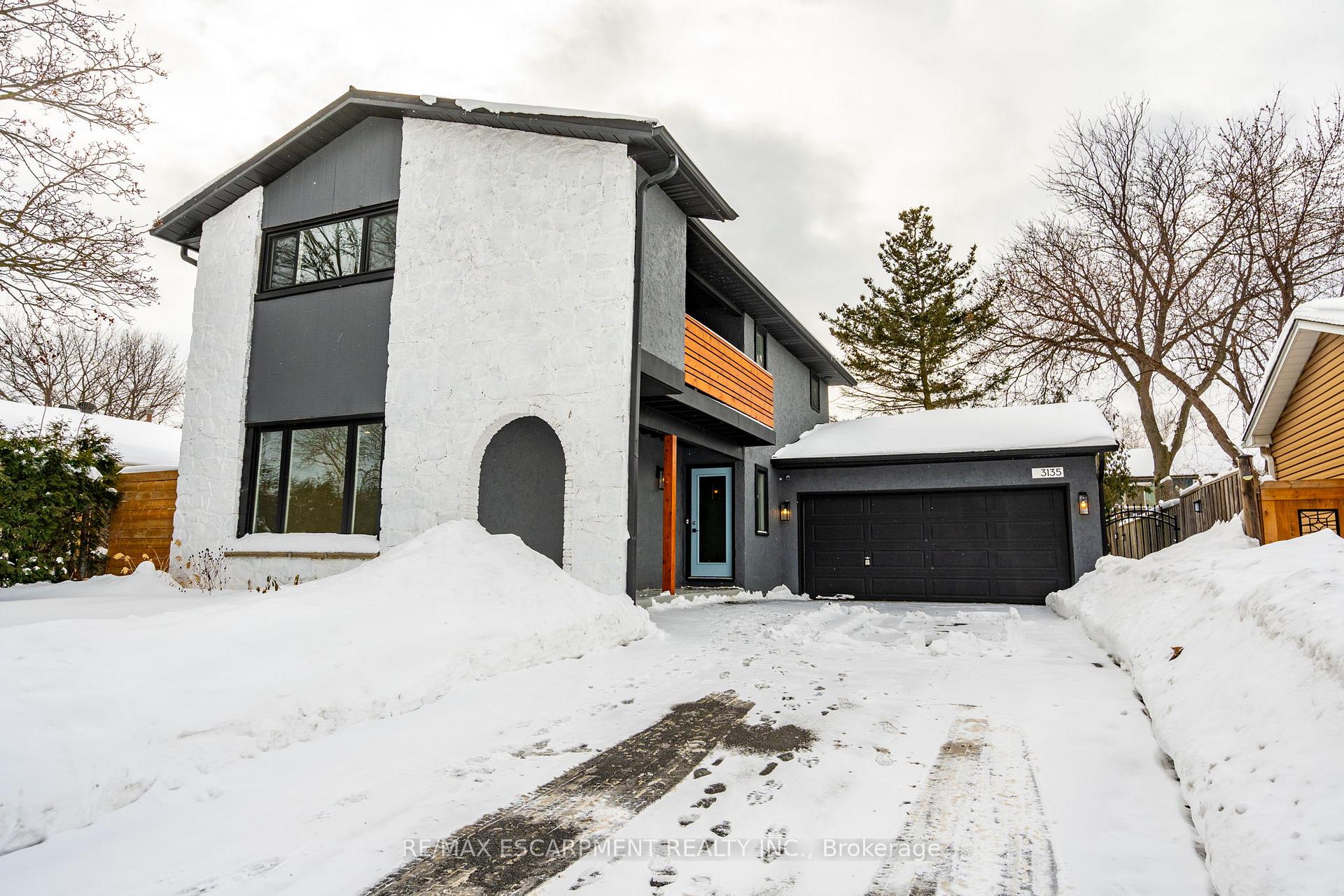 Photo 1 of 3135 Michael Crescent, Burlington, Palmer — HOMEH