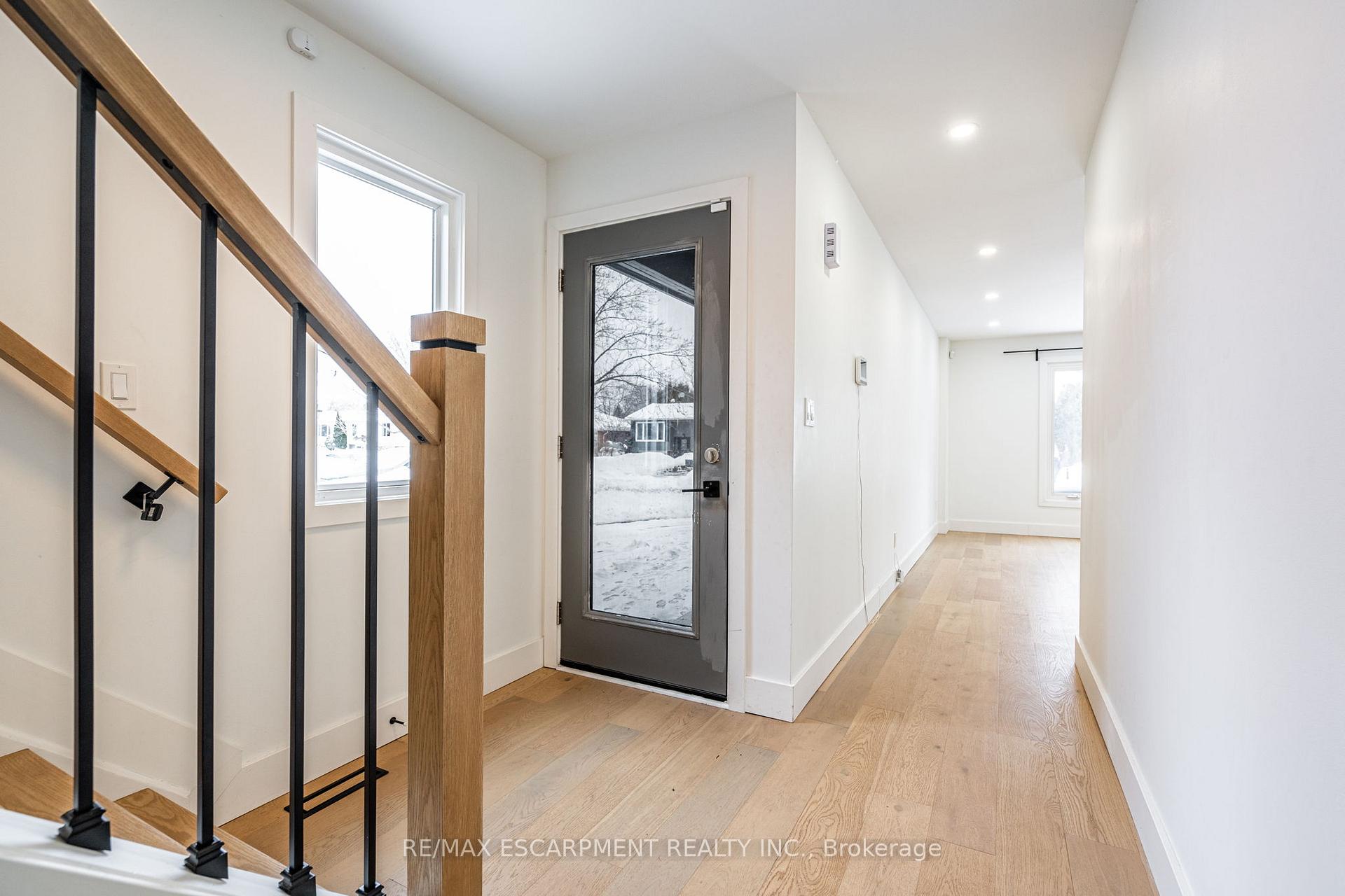 Photo 3 of 3135 Michael Crescent, Burlington, Palmer — HOMEH