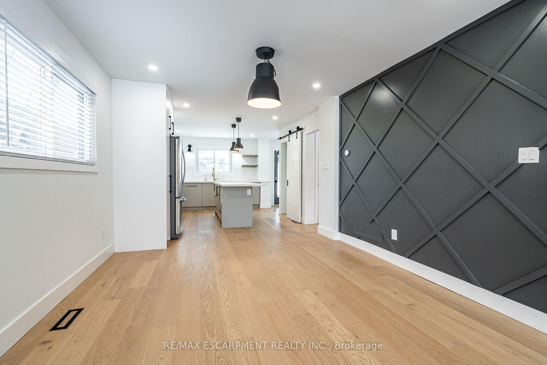 Photo 6 of 3135 Michael Crescent, Burlington, Palmer — HOMEH