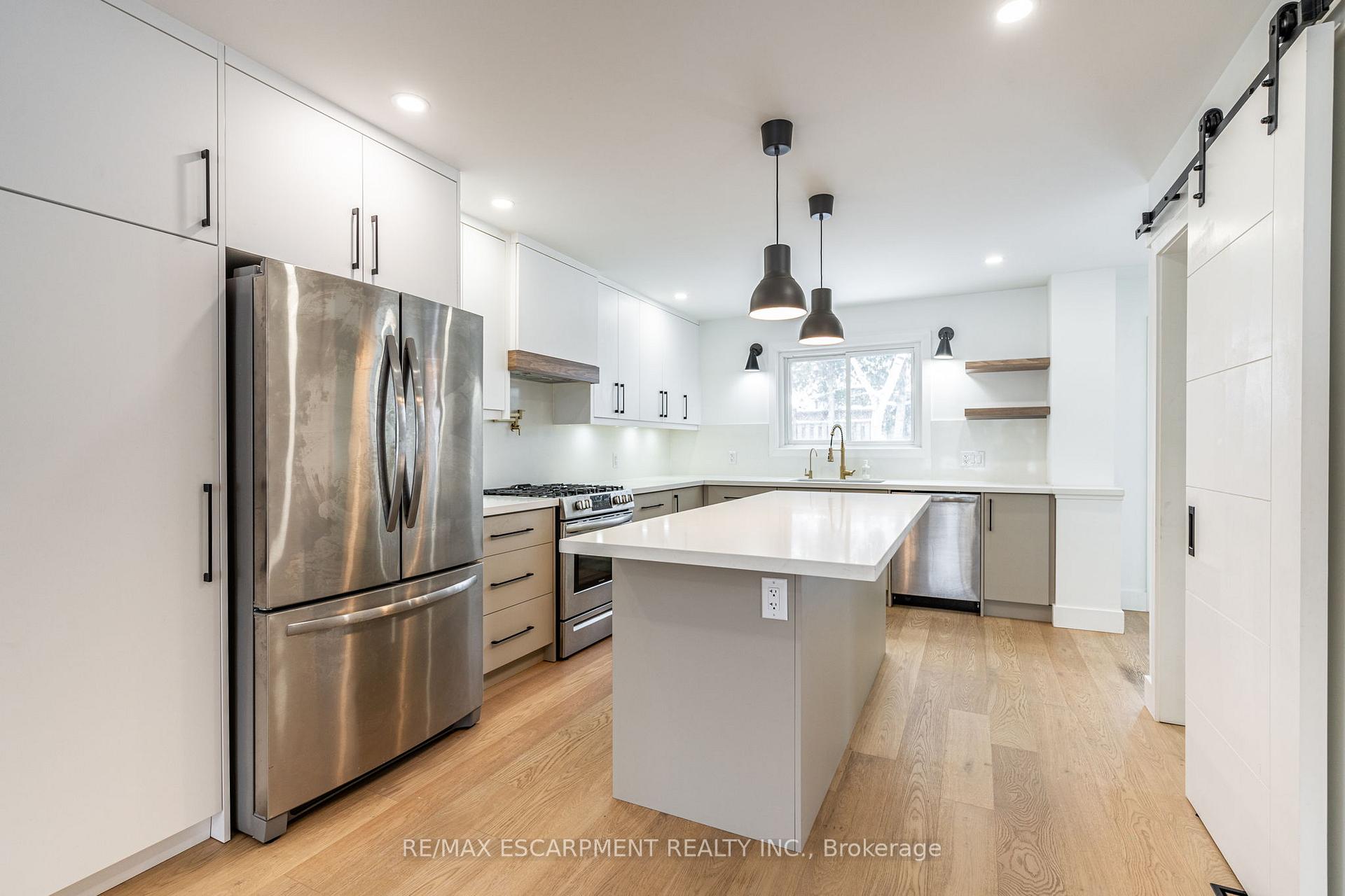 Photo 7 of 3135 Michael Crescent, Burlington, Palmer — HOMEH